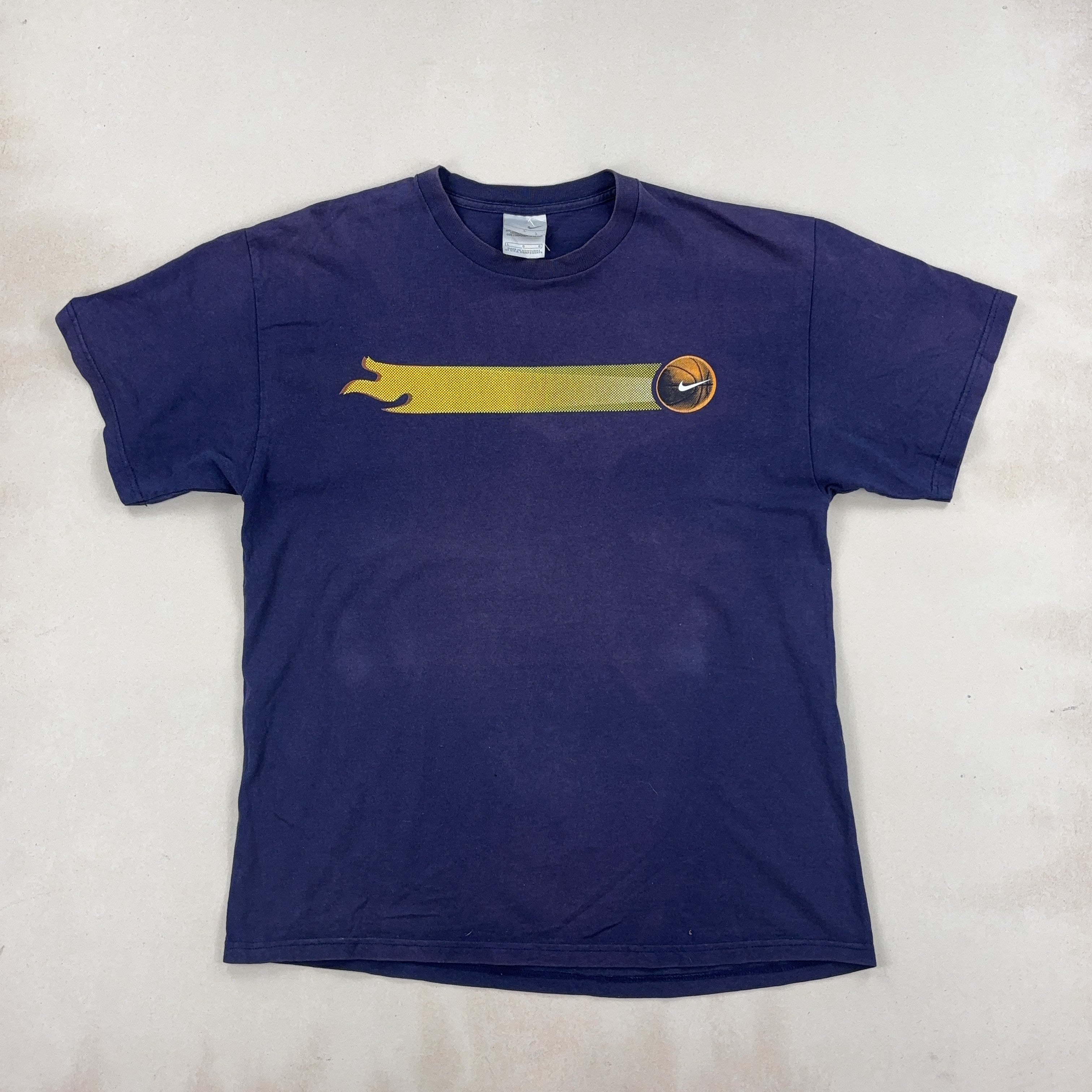 NIKE TEE - MEDIUM