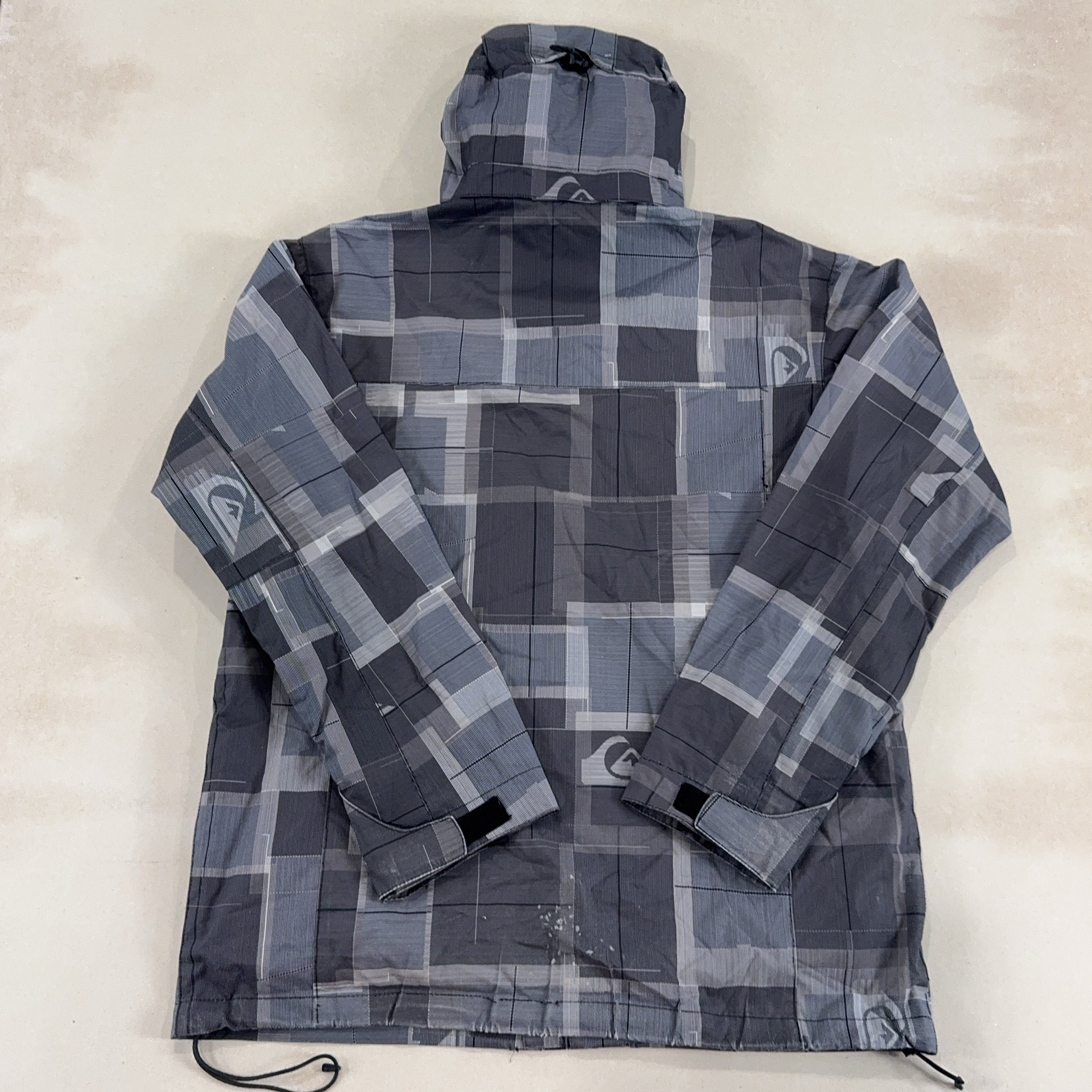 QUIKSILVER CHECKERED JACKET - X LARGE