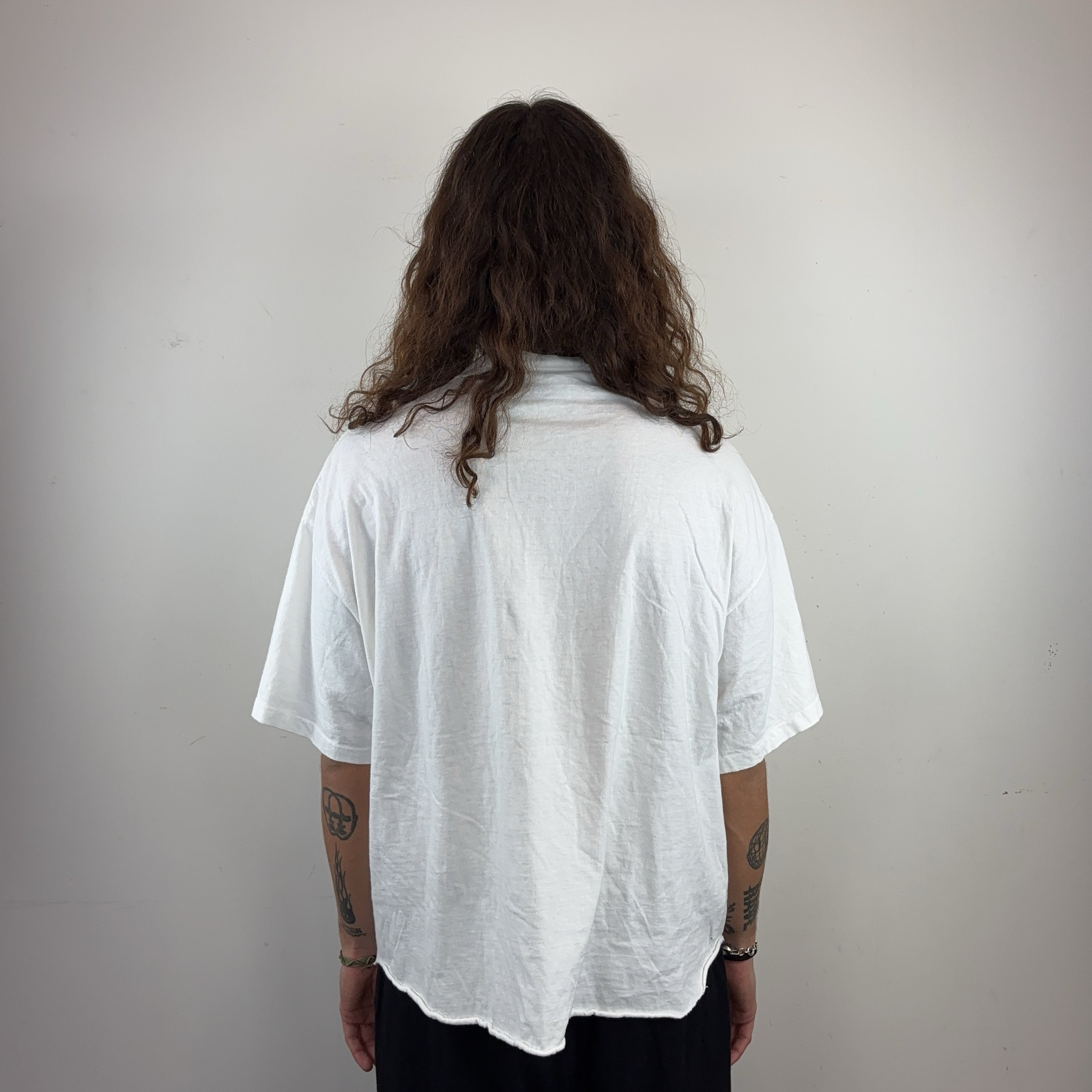 GRAPHIC TEE - LARGE