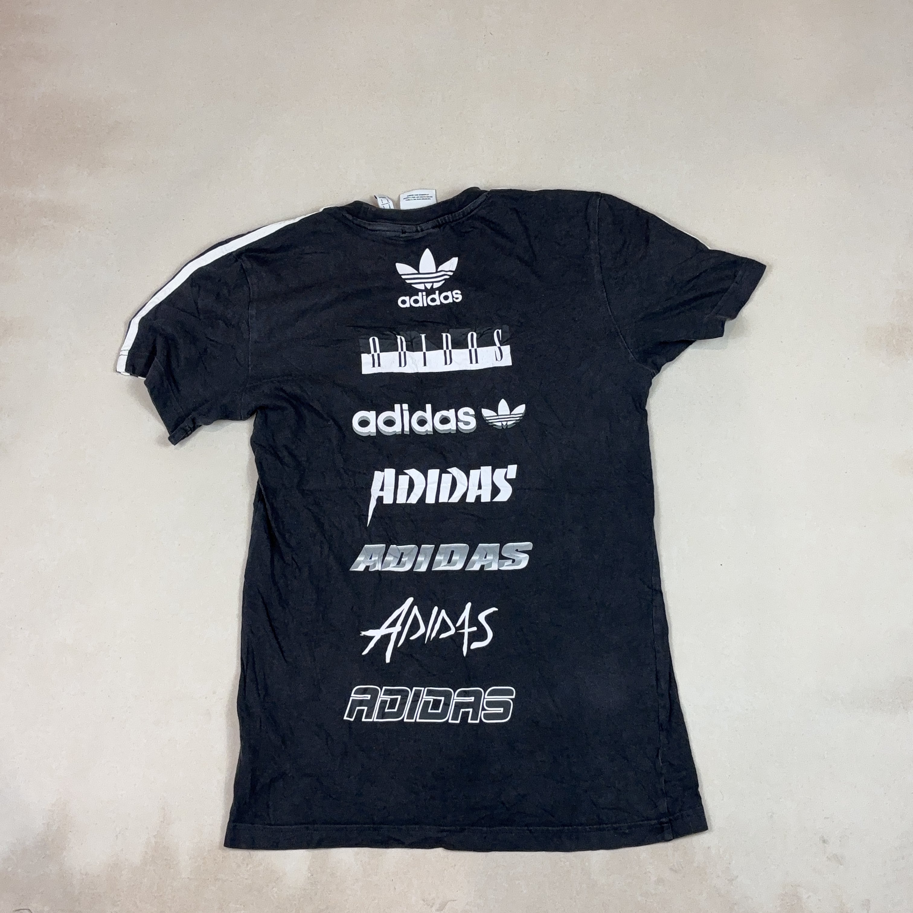 ADIDAS TEE - SMALL