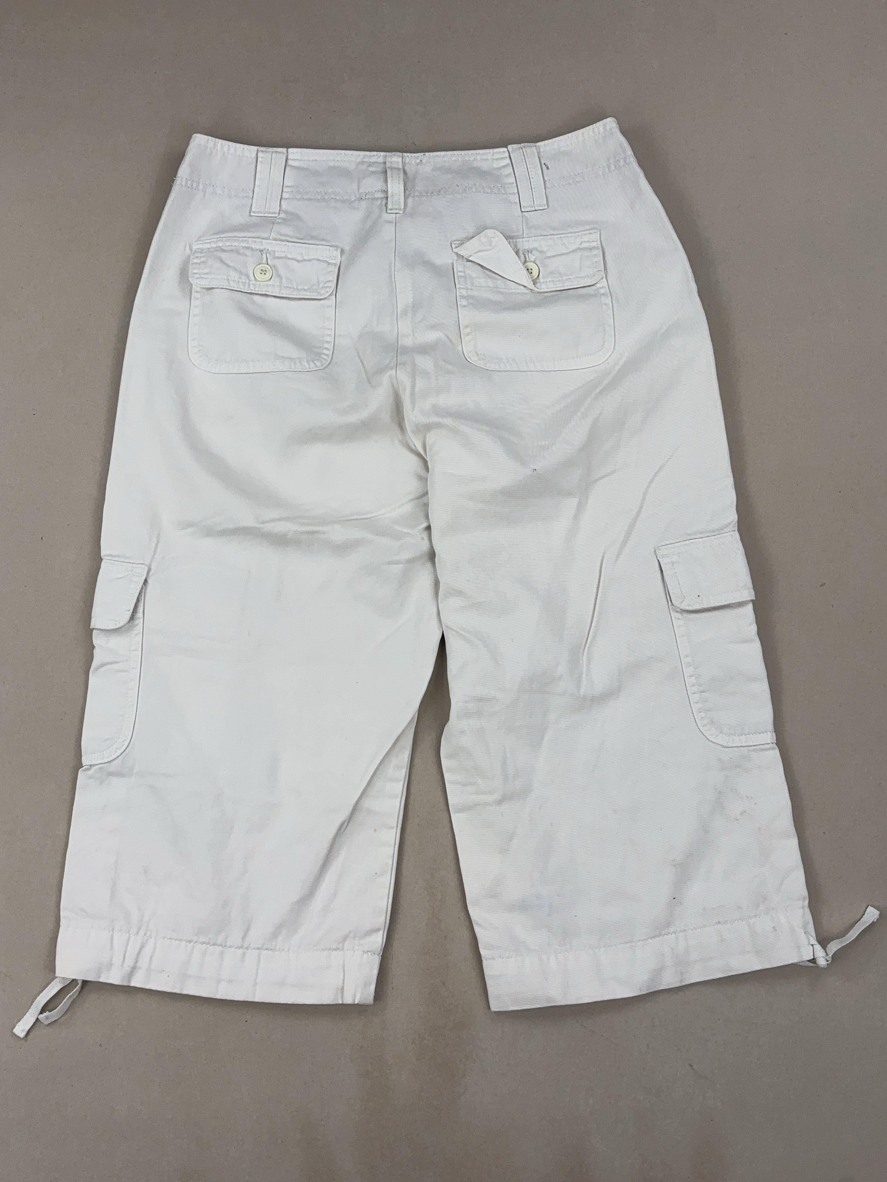 LEE CAPRIS - MEDIUM