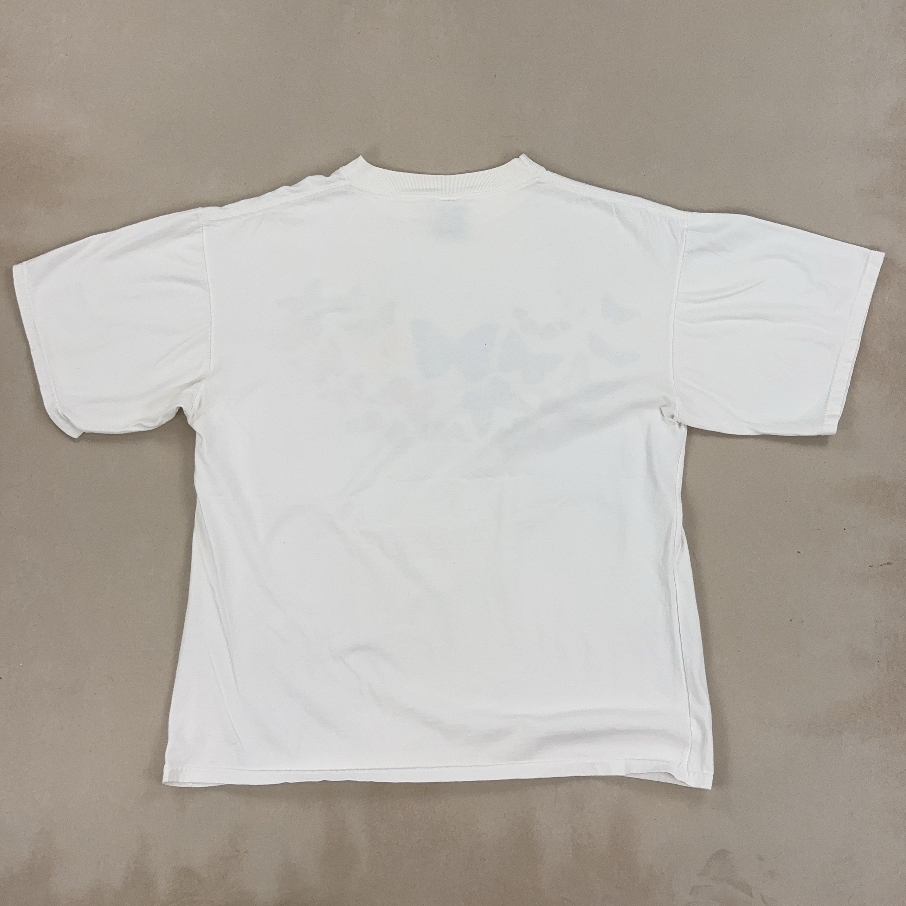 GRAPHIC WHITE TEE - LARGE
