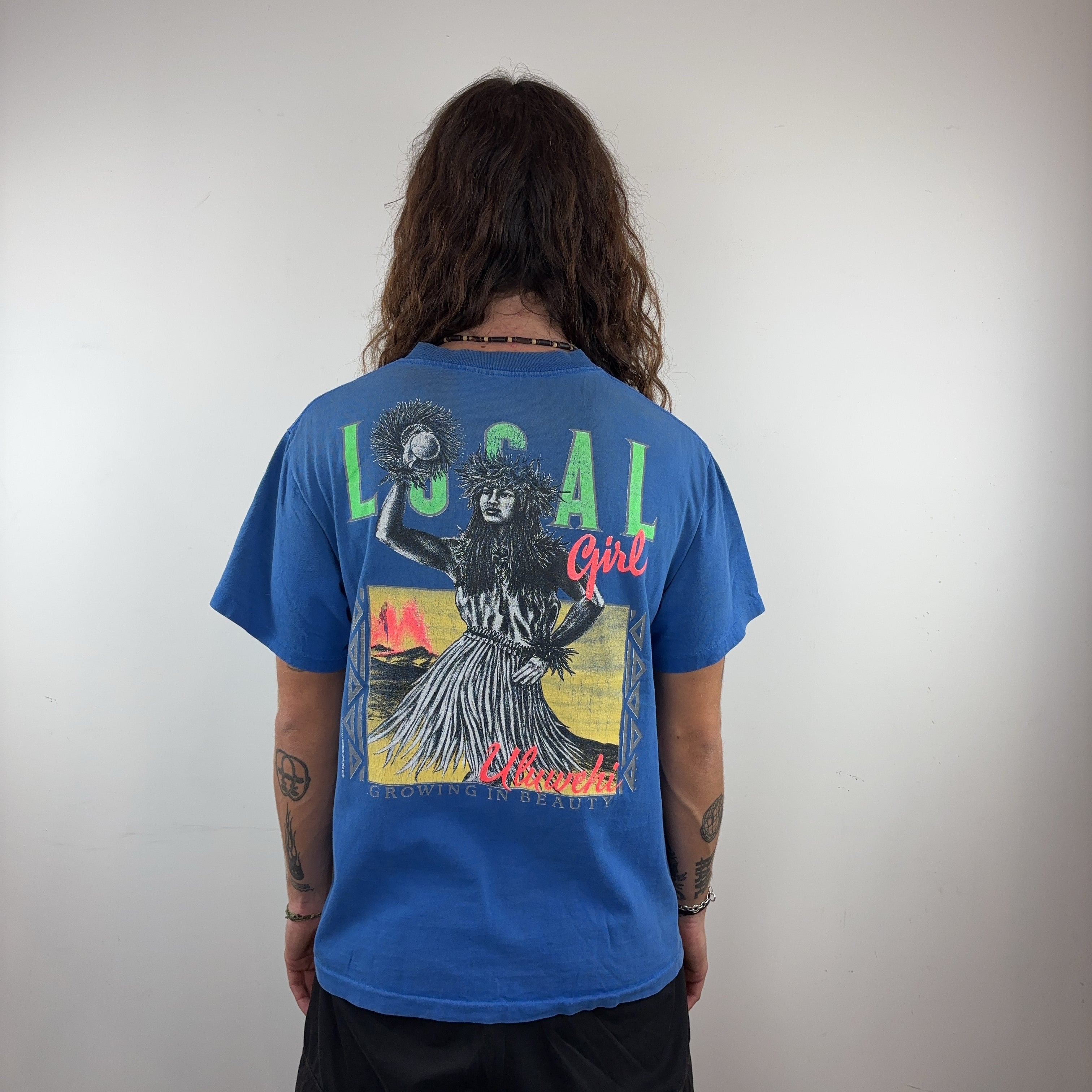 'HAWAIIAN STRENGTH' TEE - MEDIUM