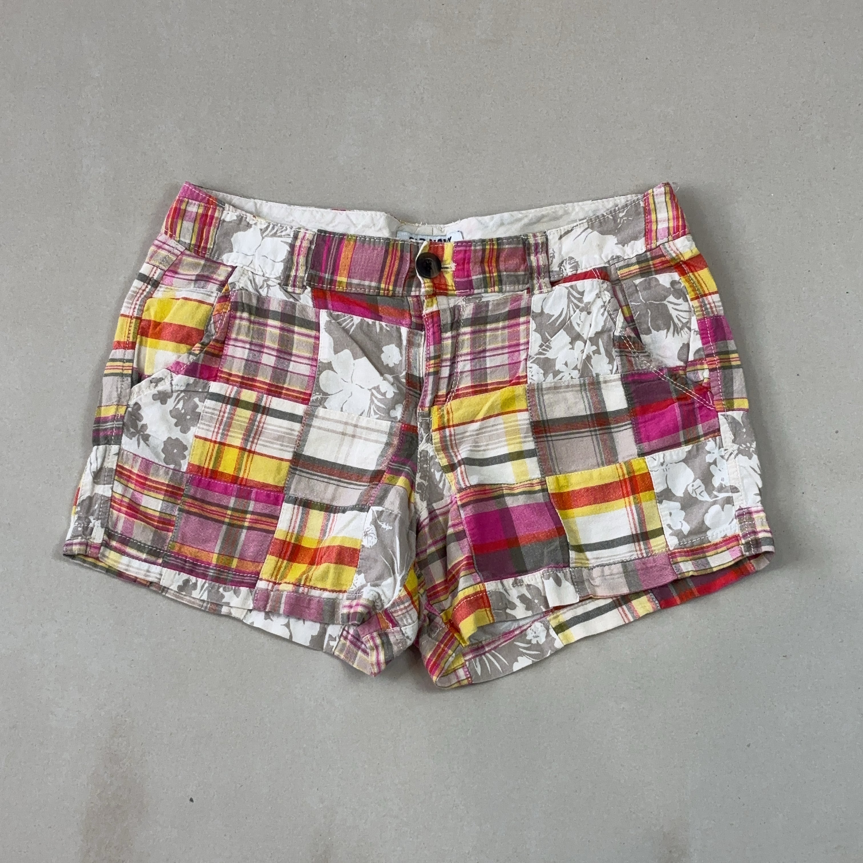 OLD NAVY SHORTS - MEDIUM