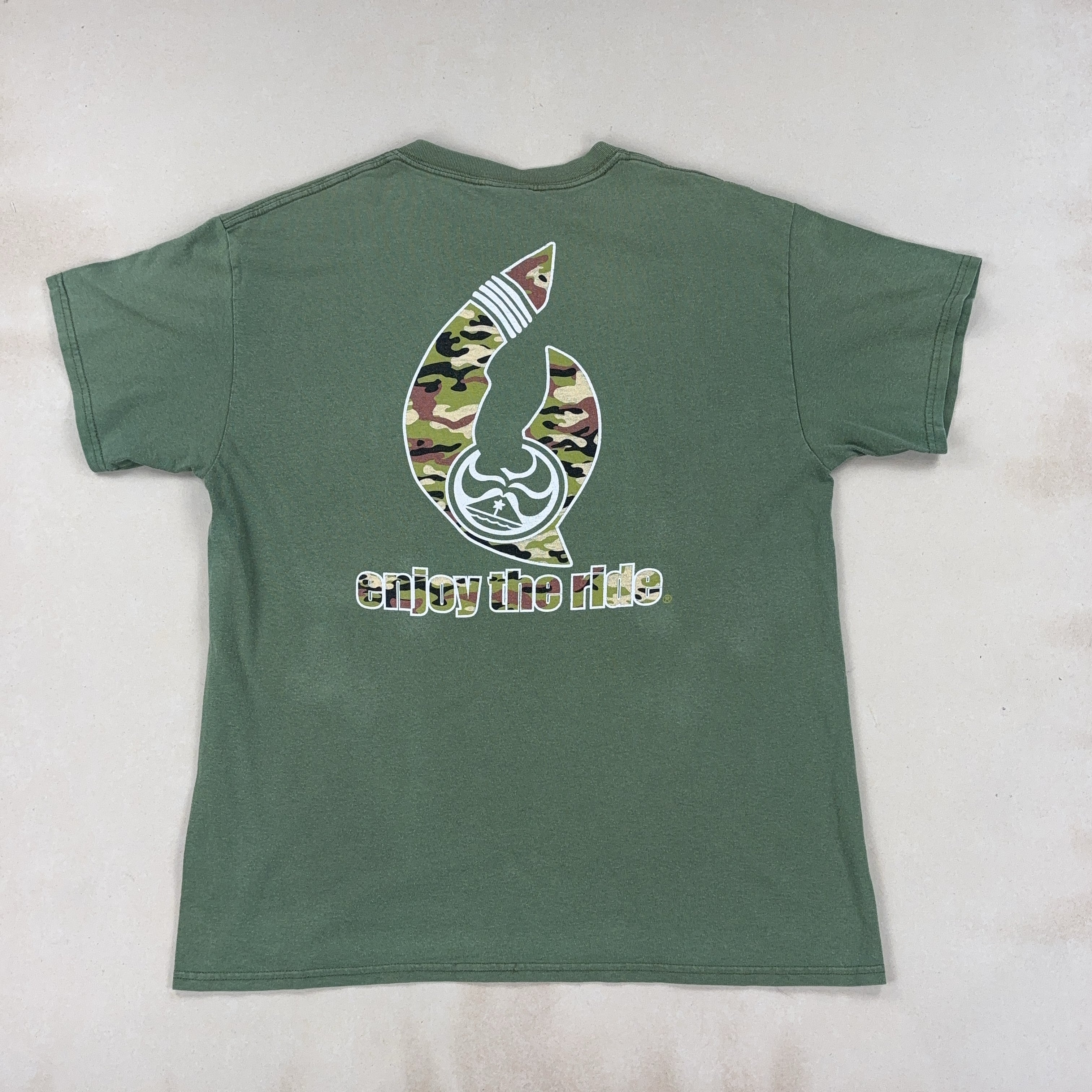 HAWAIIAN ISLAND CREATIONS TEE - LARGE