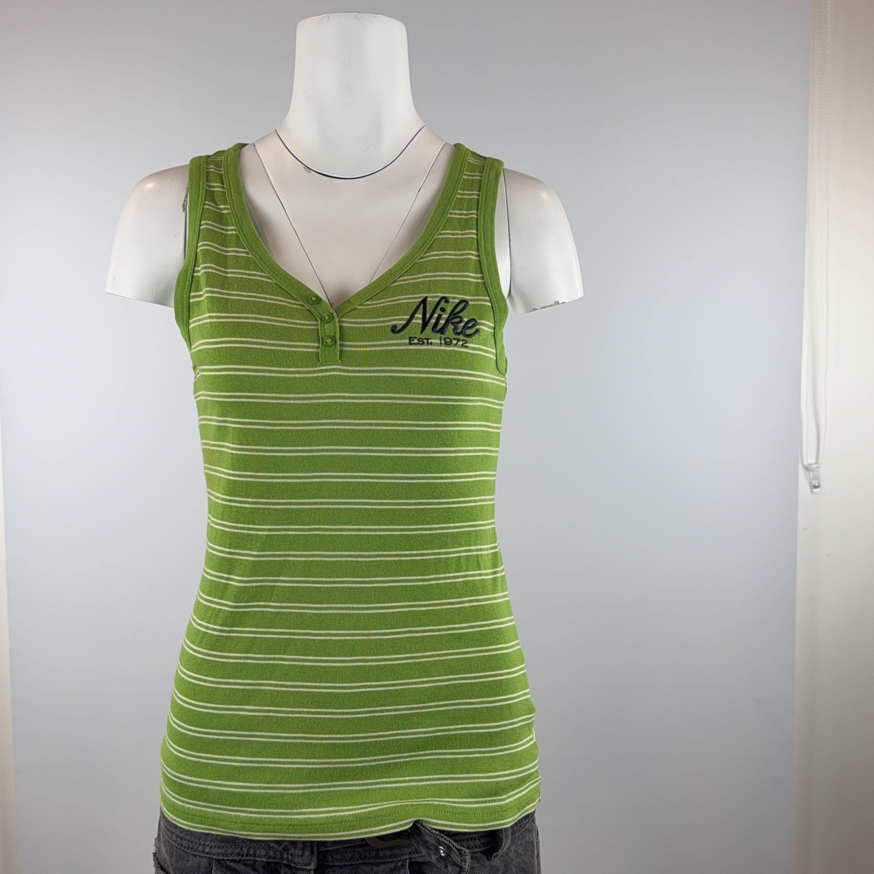 NIKE TOP - MEDIUM