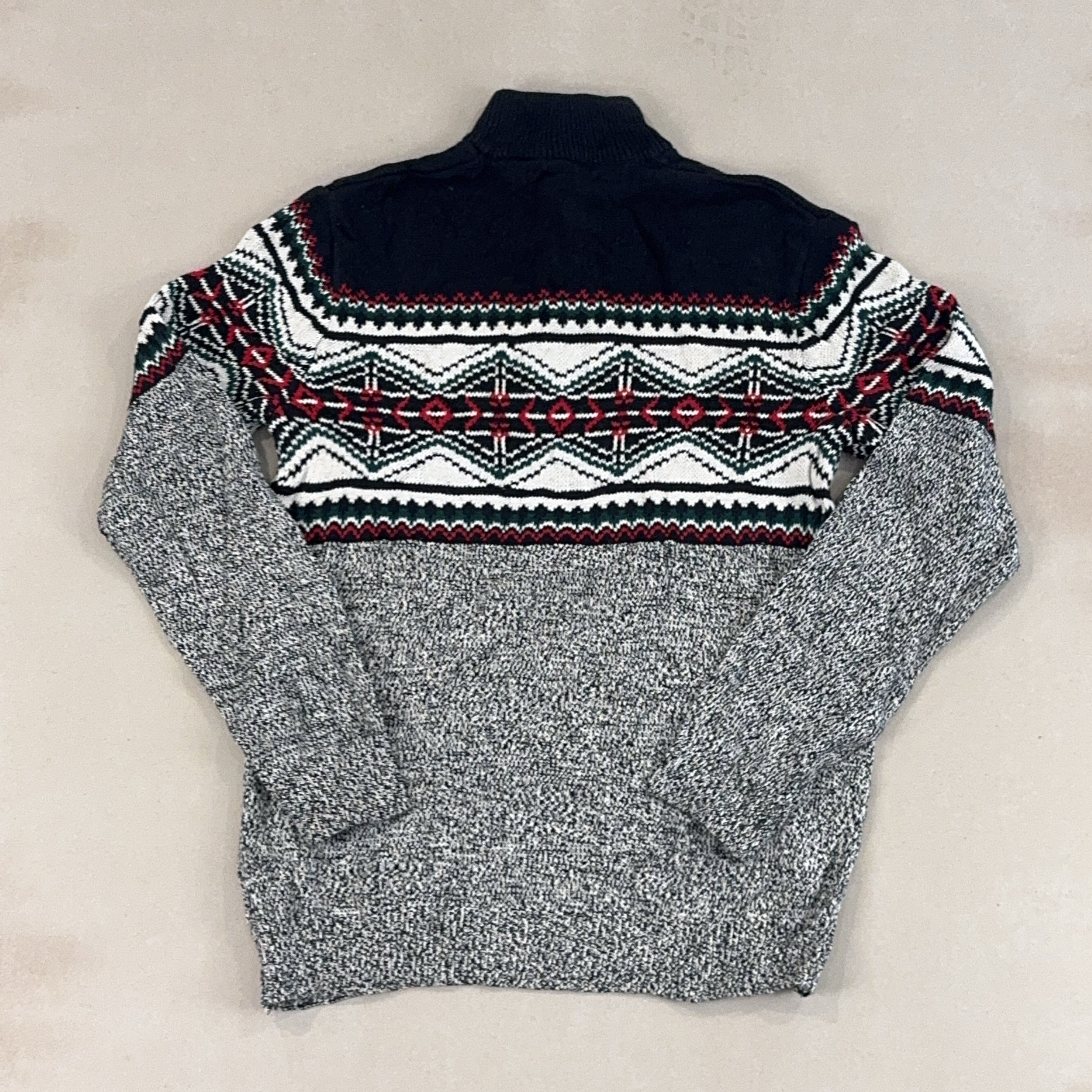 CHAPS BLACK & WHITE PATTERN KNIT - MEDIUM