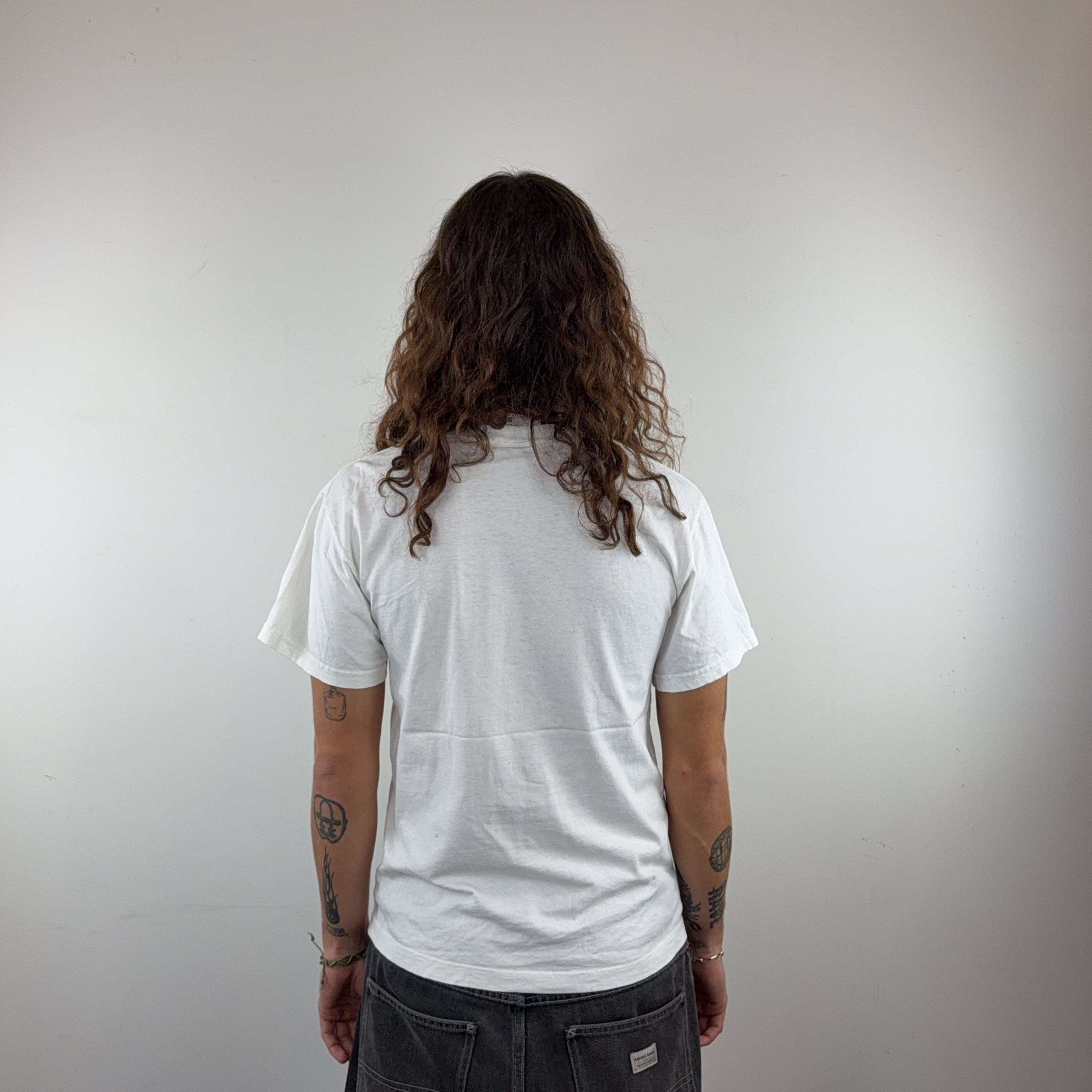 GRAPHIC WHITE TEE - SMALL