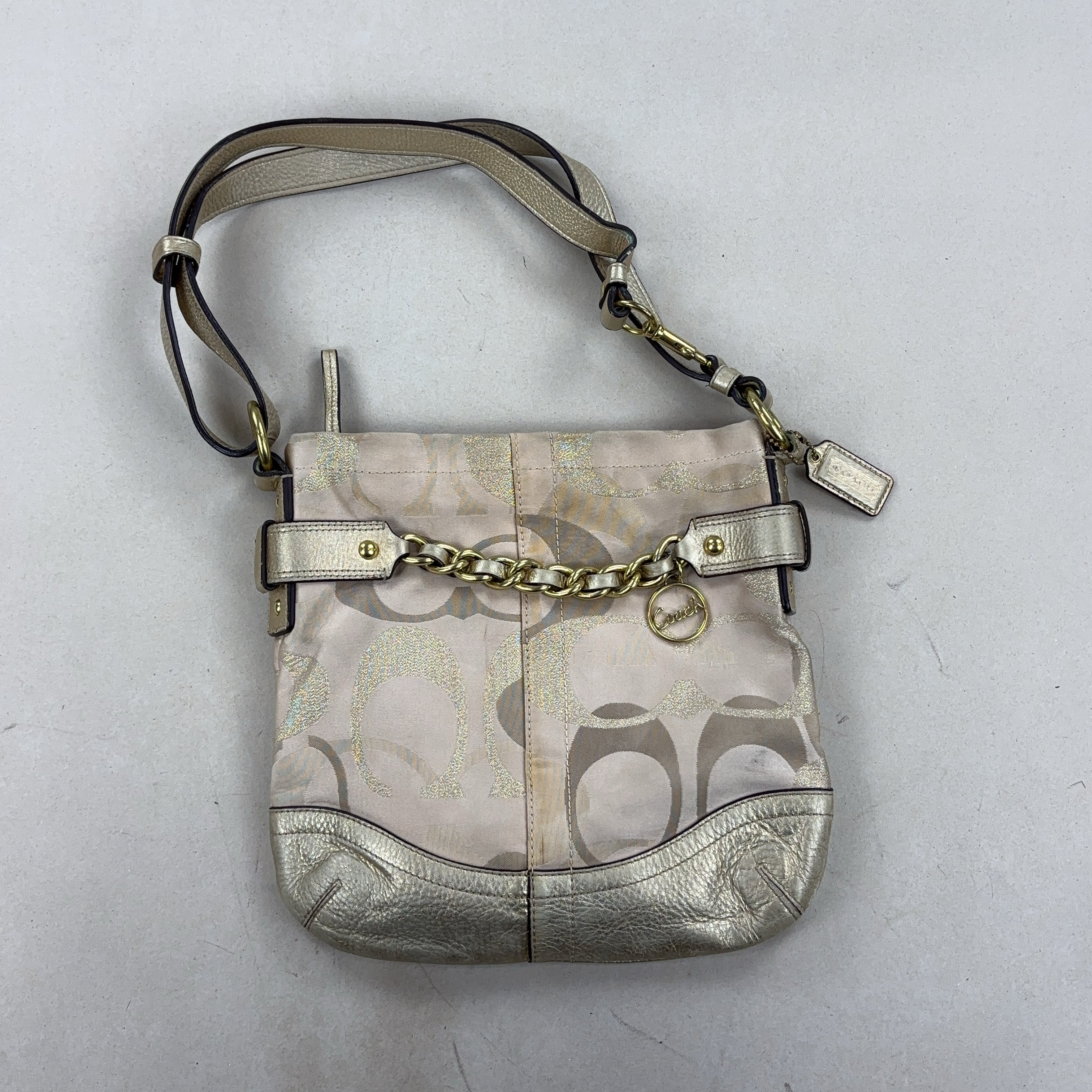 COACH HANDBAG - MEDIUM