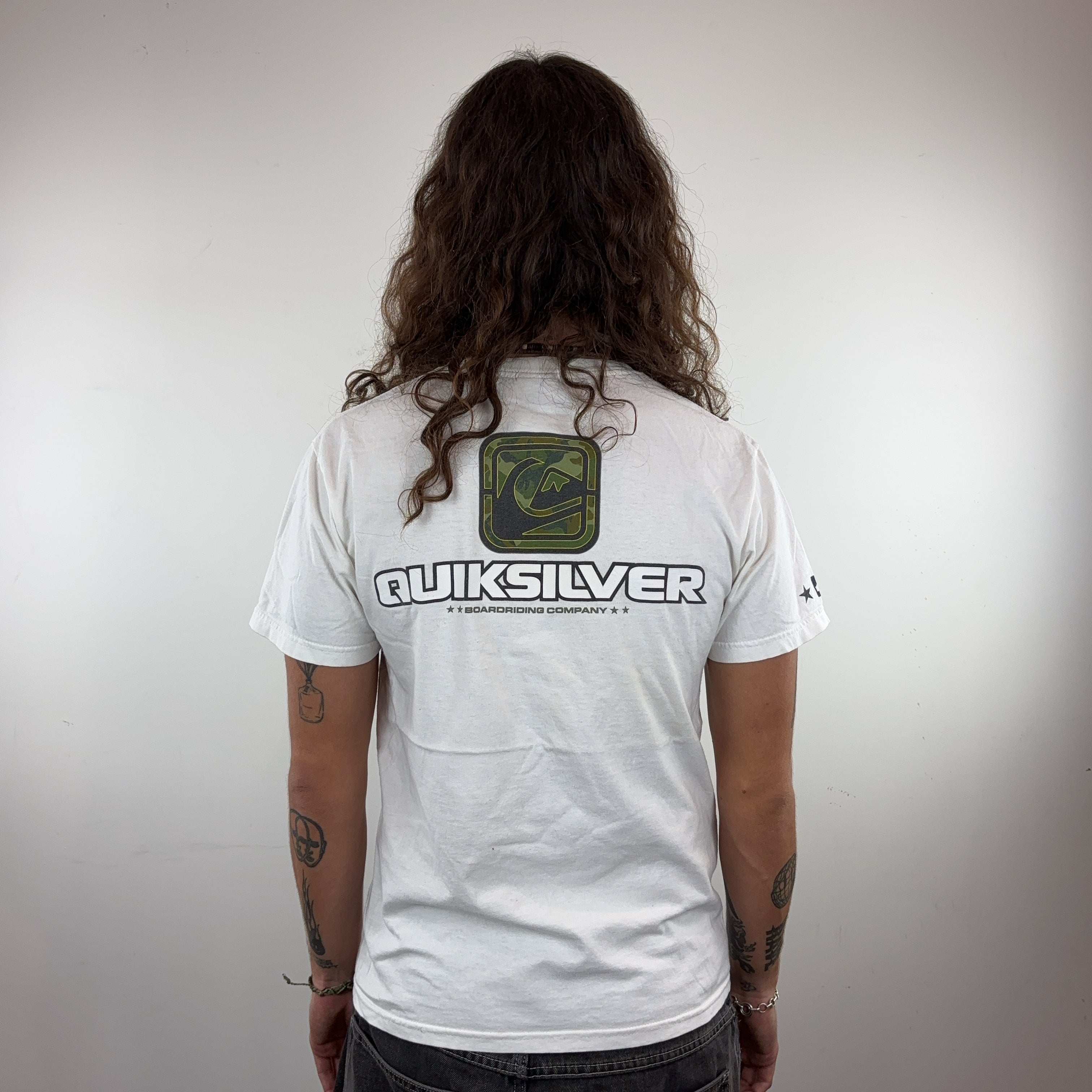 WHITE QUIKSILVER TEE - SMALL