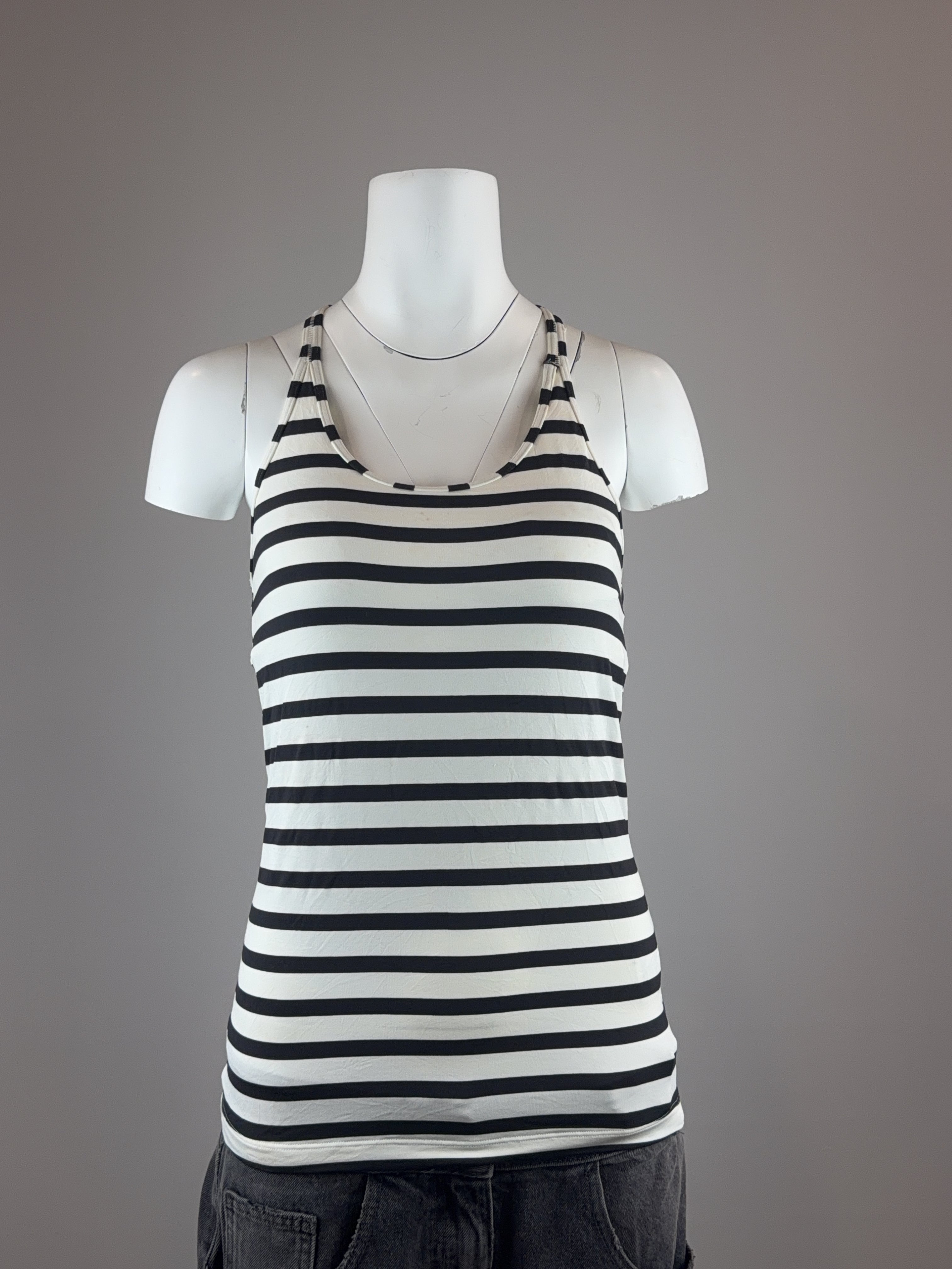 REEBOK TOP - LARGE