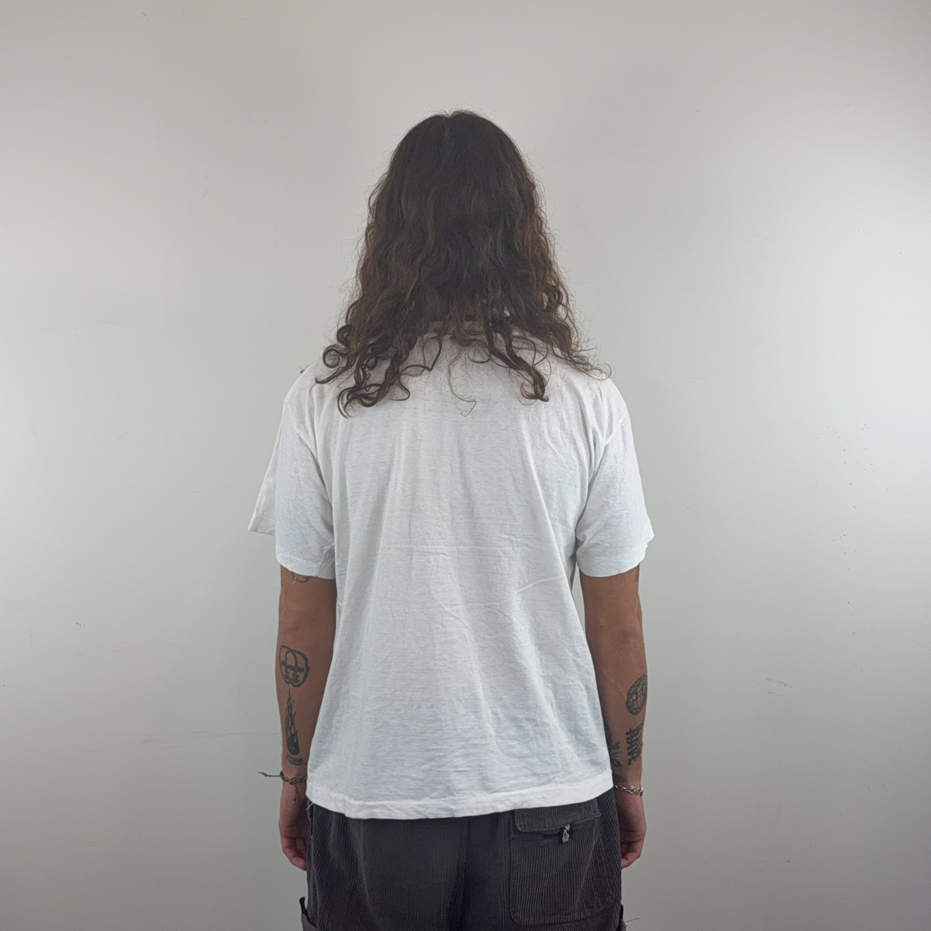 GRAPHIC TEE - MEDIUM