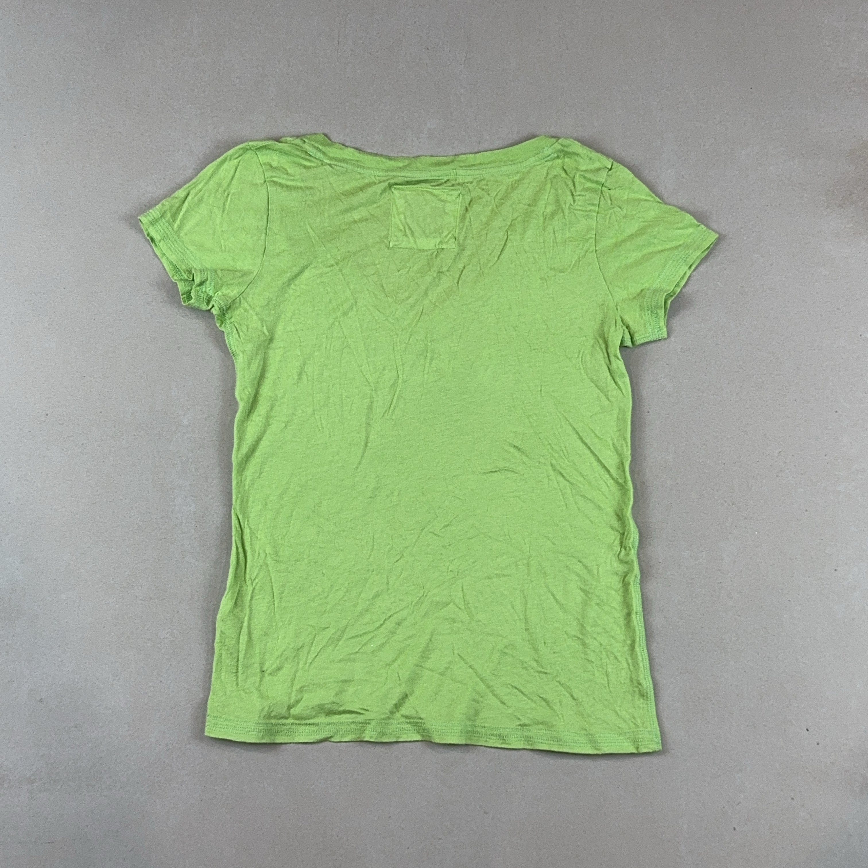 ABERCROMBIE & FITCH TEE - SMALL