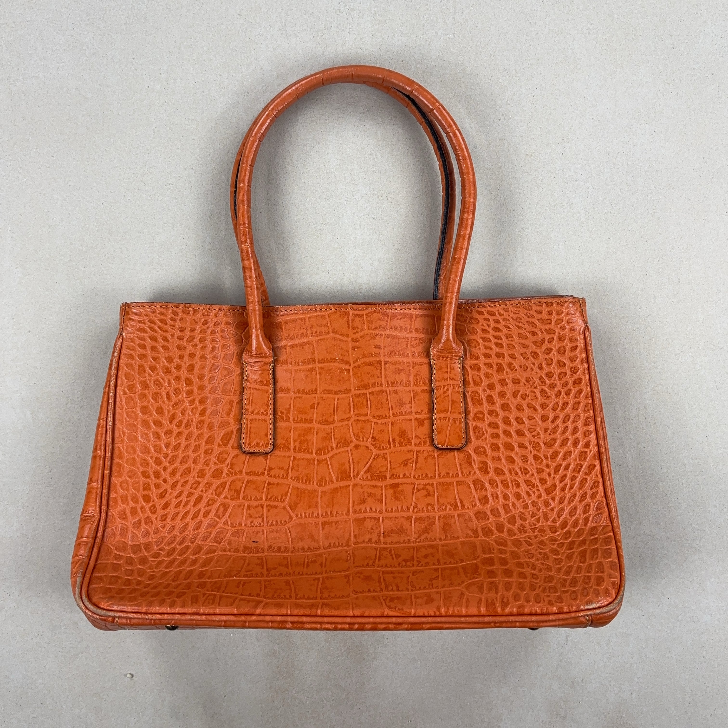 VINTAGE HANDBAG - MEDIUM