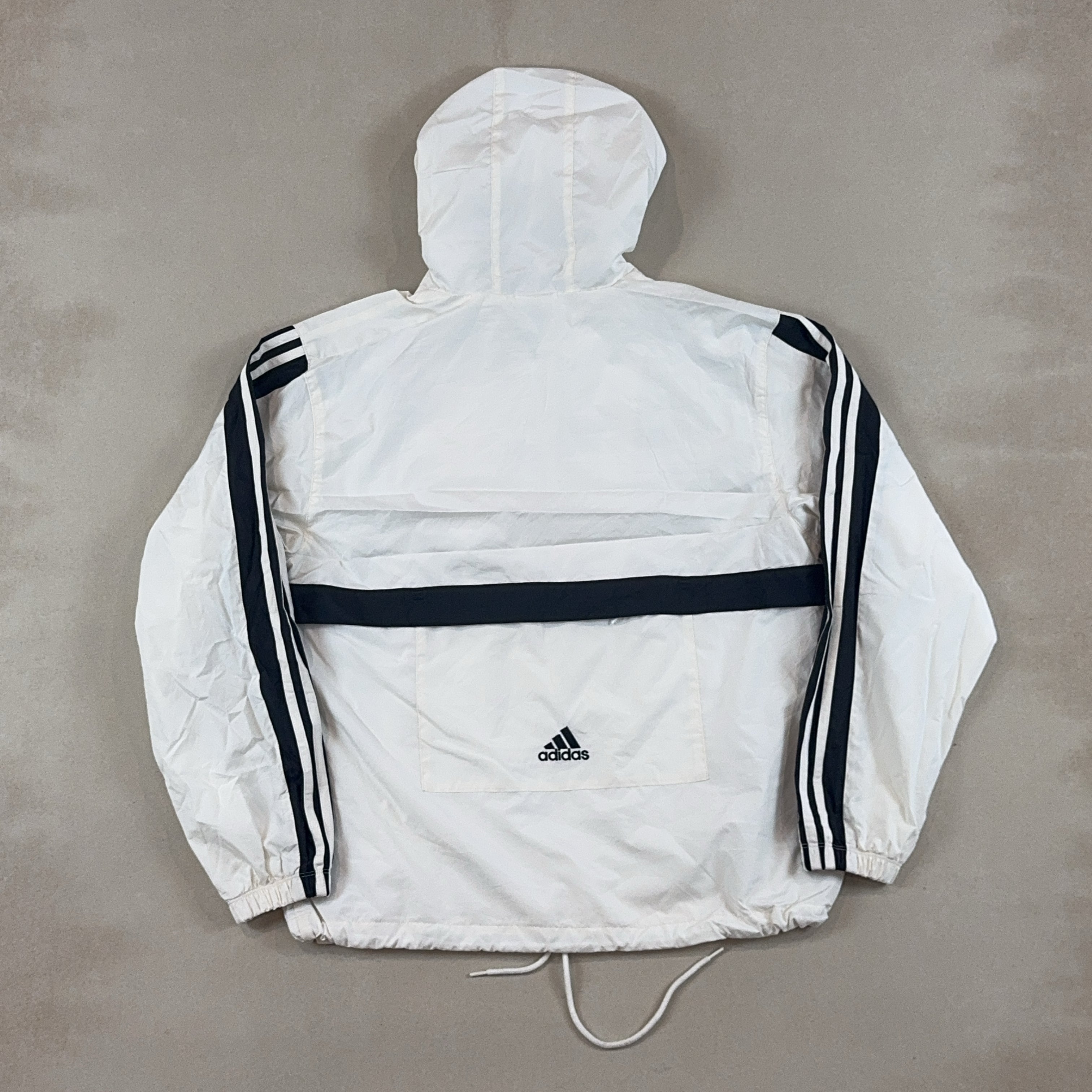 ADIDAS WIND BREAKER - MEDIUM