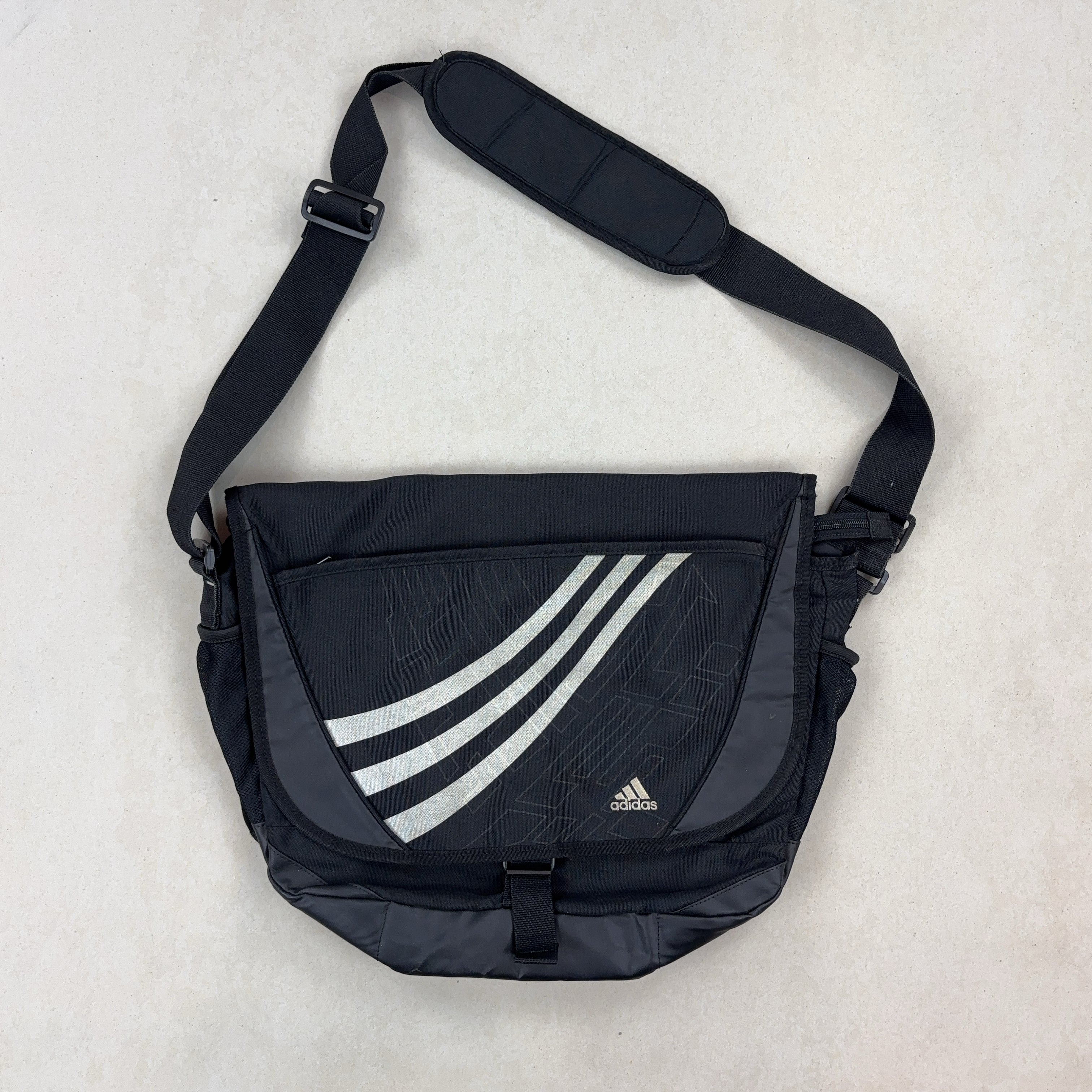 ADIDAS BAG - MEDIUM