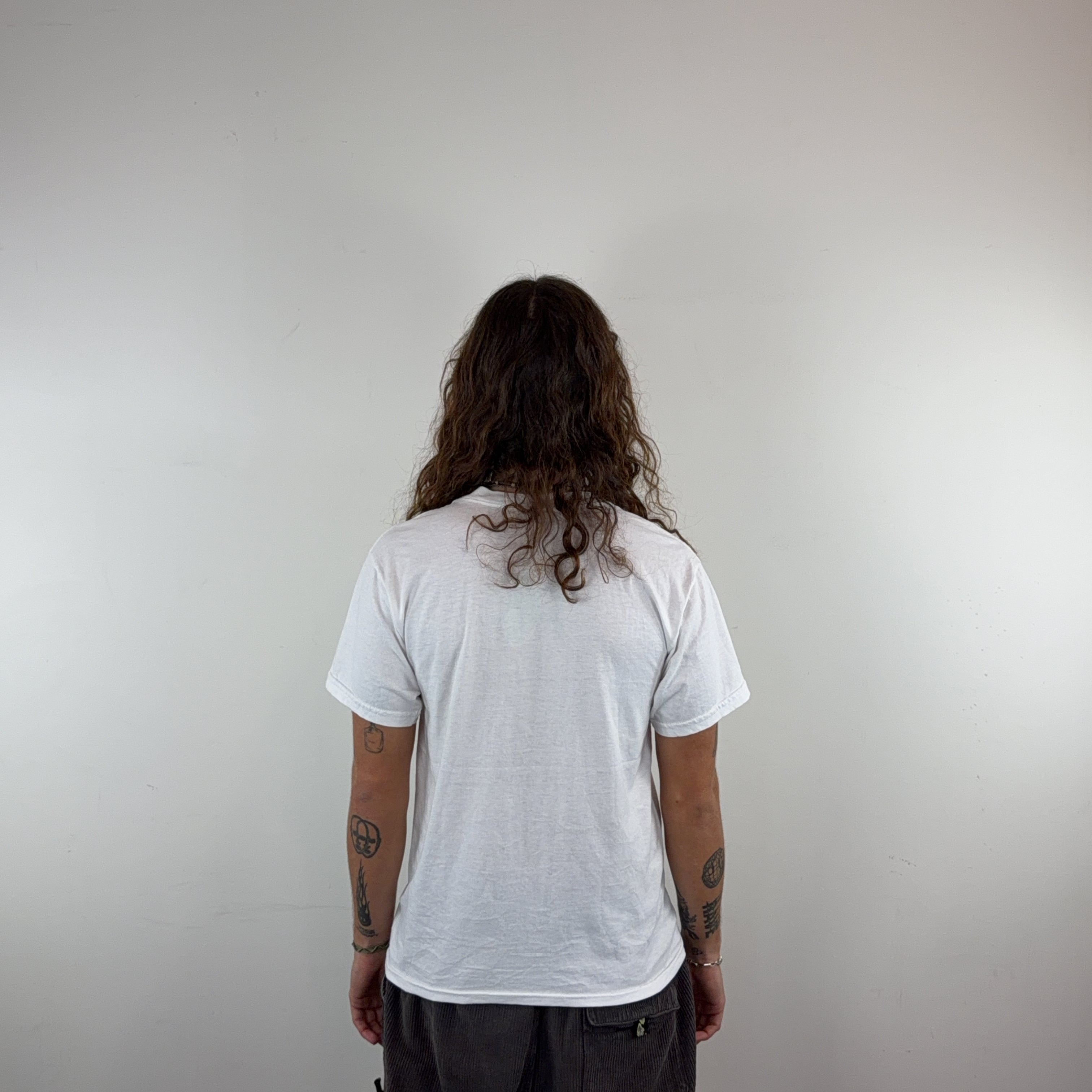 FRUIT OF THE LOOM TEE - MEDIUM