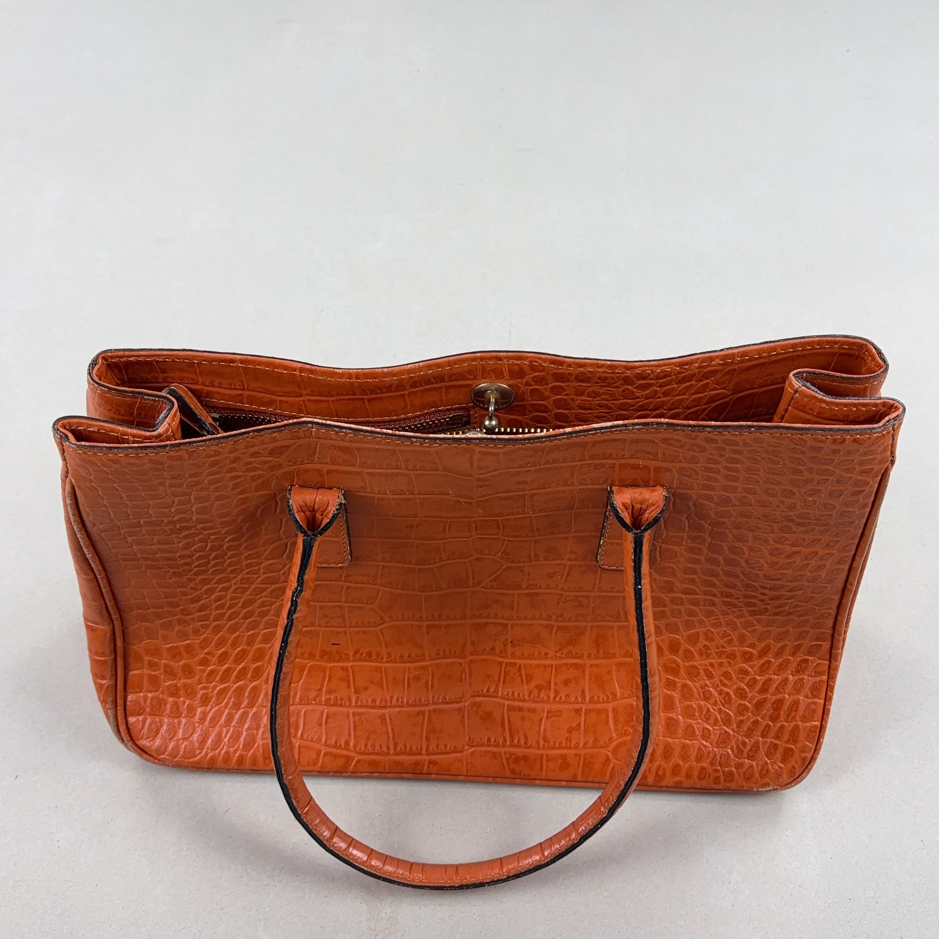 VINTAGE HANDBAG - MEDIUM