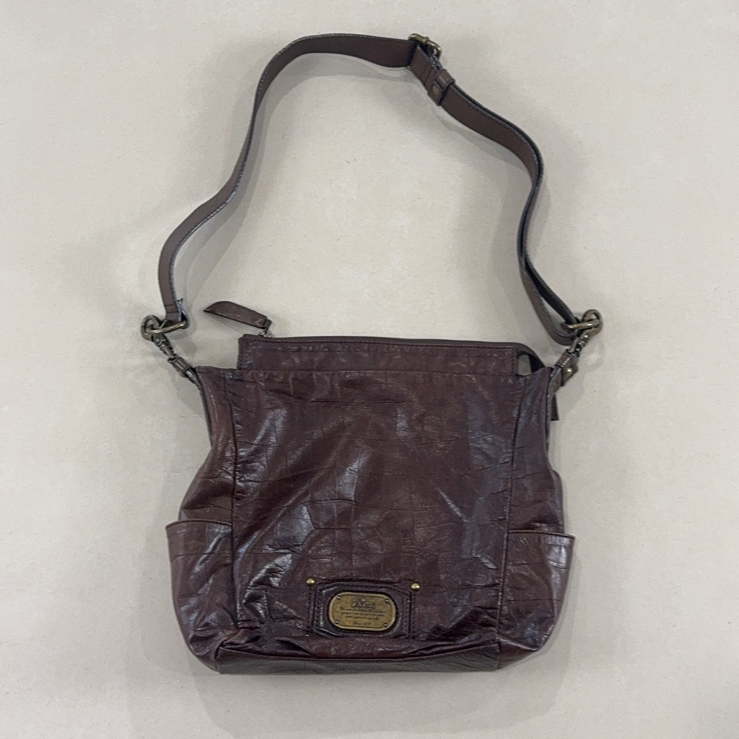 DAKOTA HANDBAG - MEDIUM