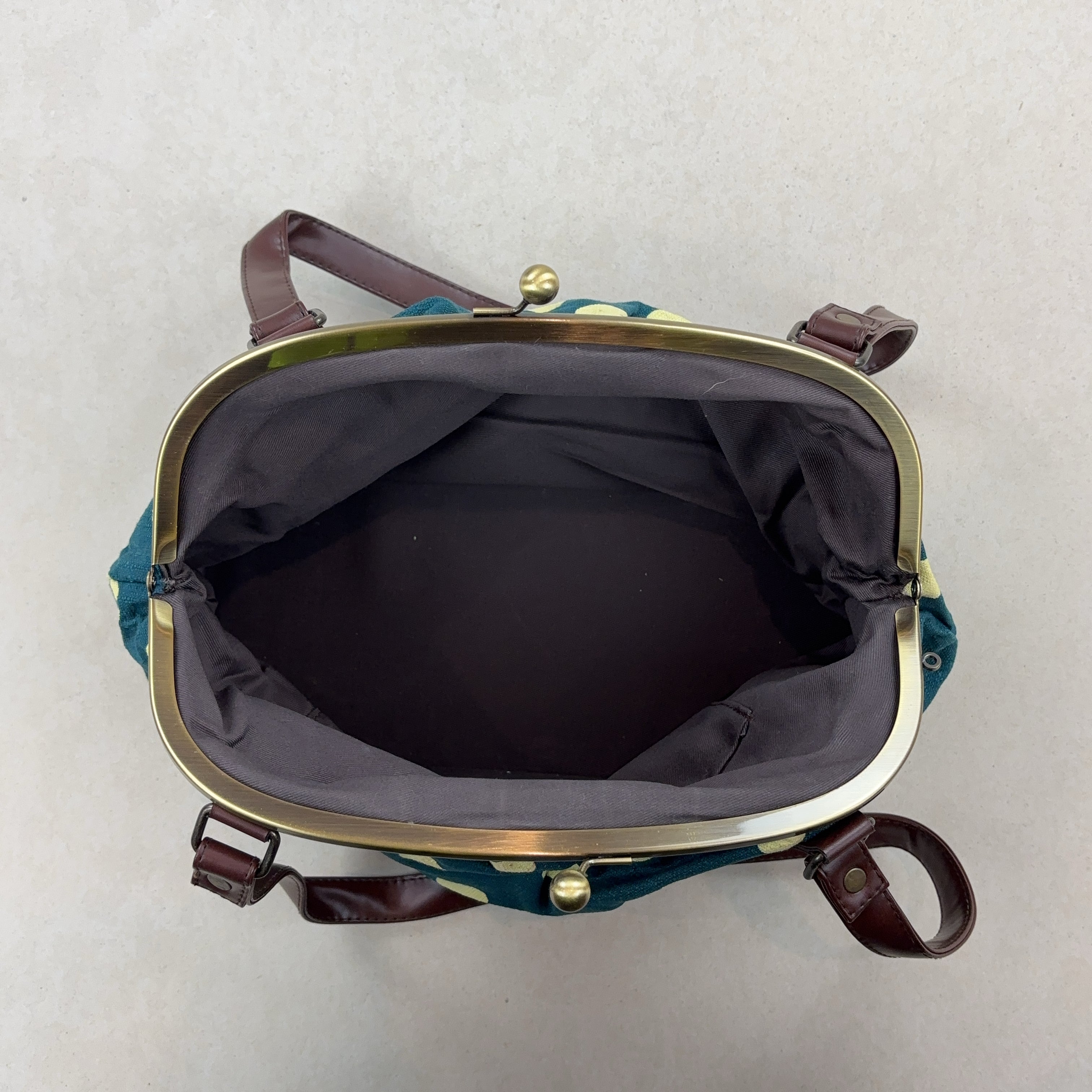 VINTAGE HANDBAG - MEDIUM