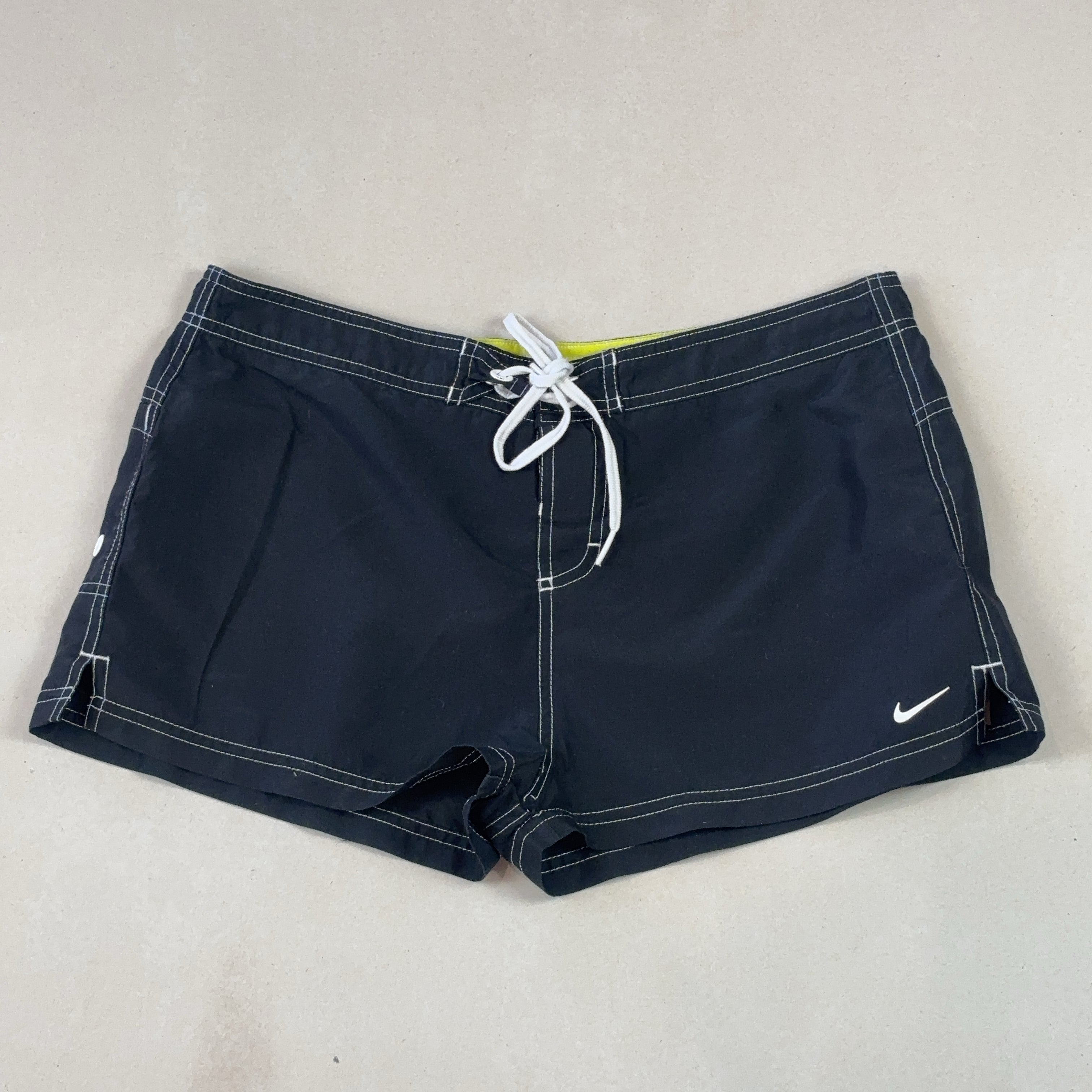 NIKE BOARDIES - LARGE