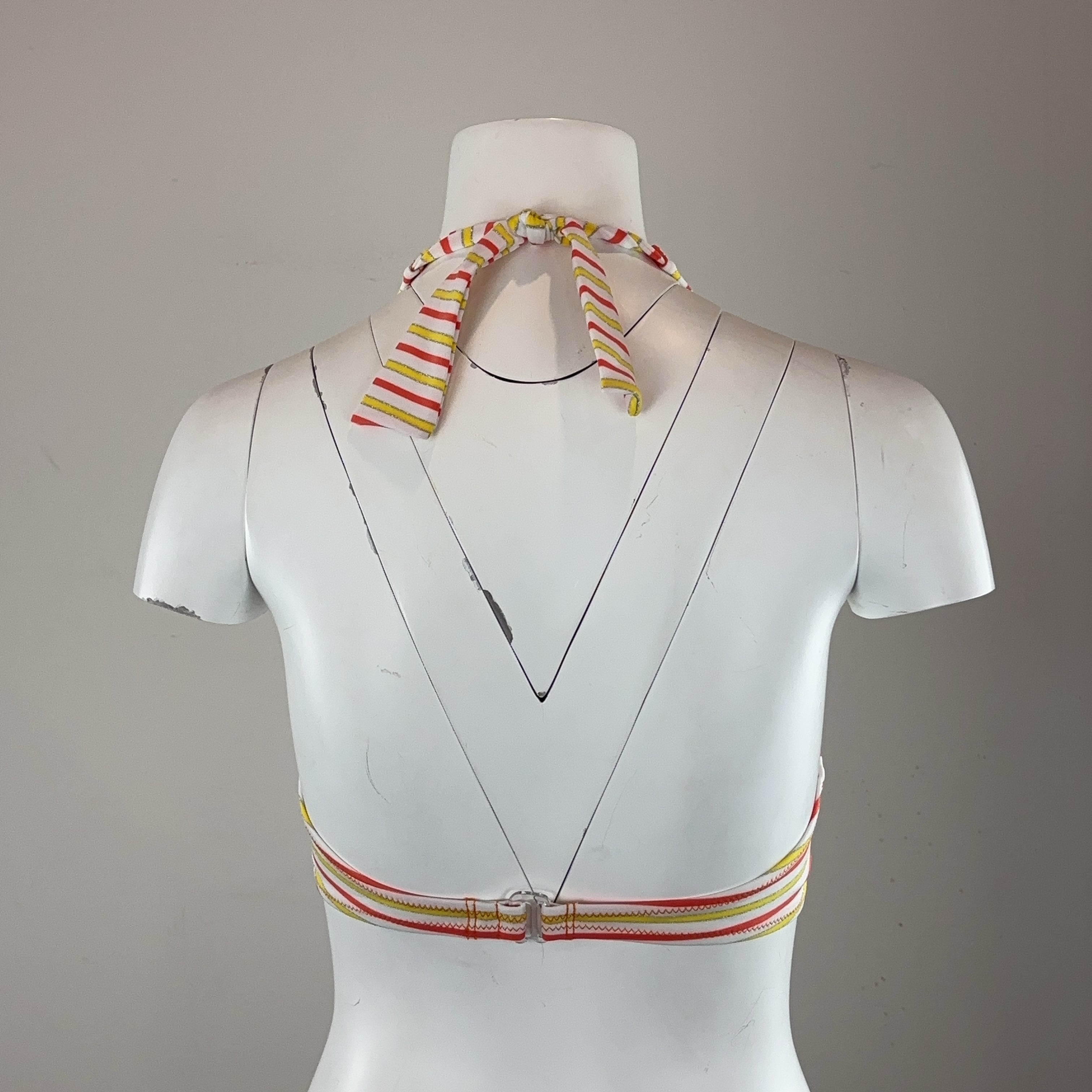 T&C SURF DESIGNS BIKINI TOP - MEDIUM