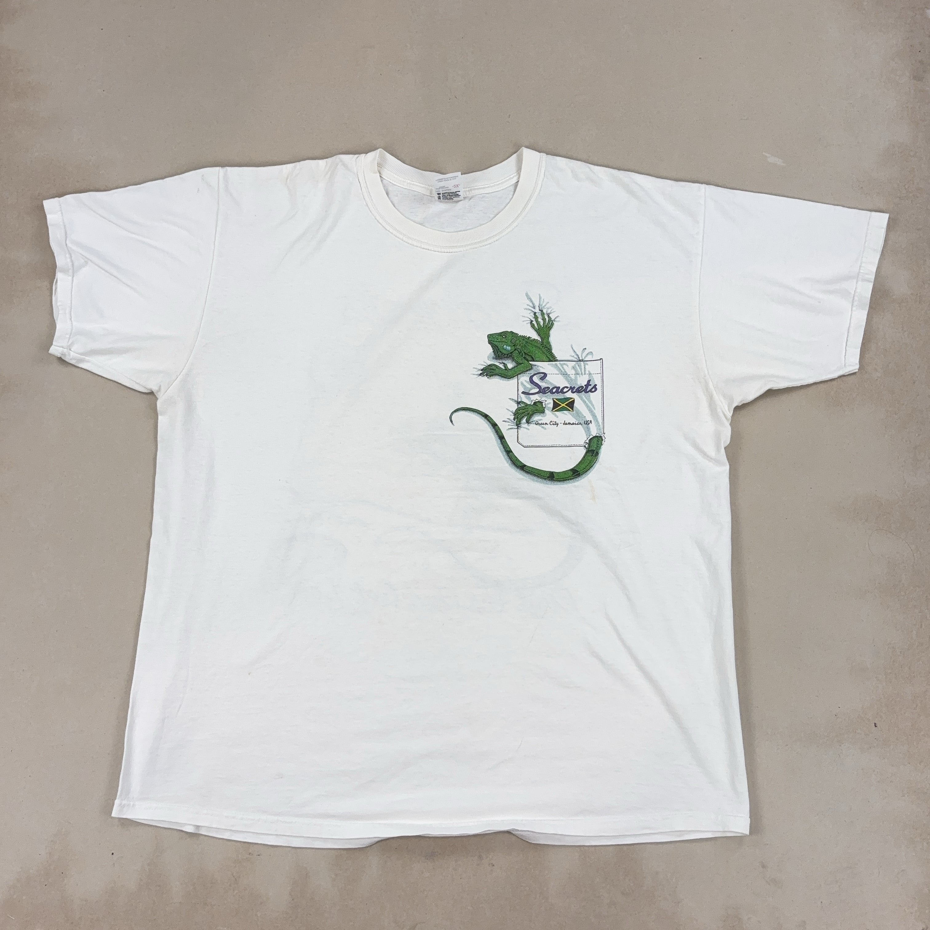 WHITE GRAPHIC TEE - 2X LARGE