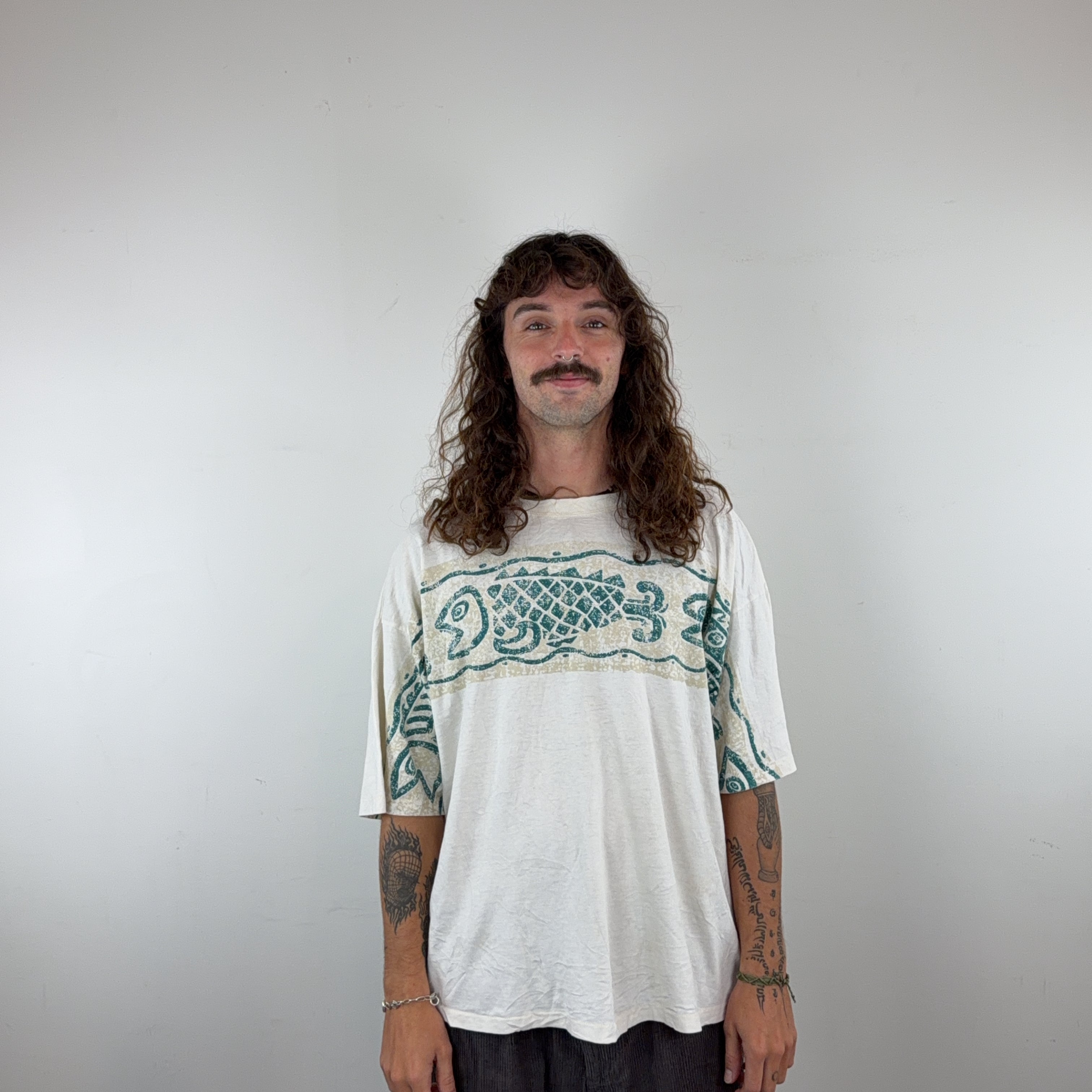 ELLIOTS BAY TEE - LARGE