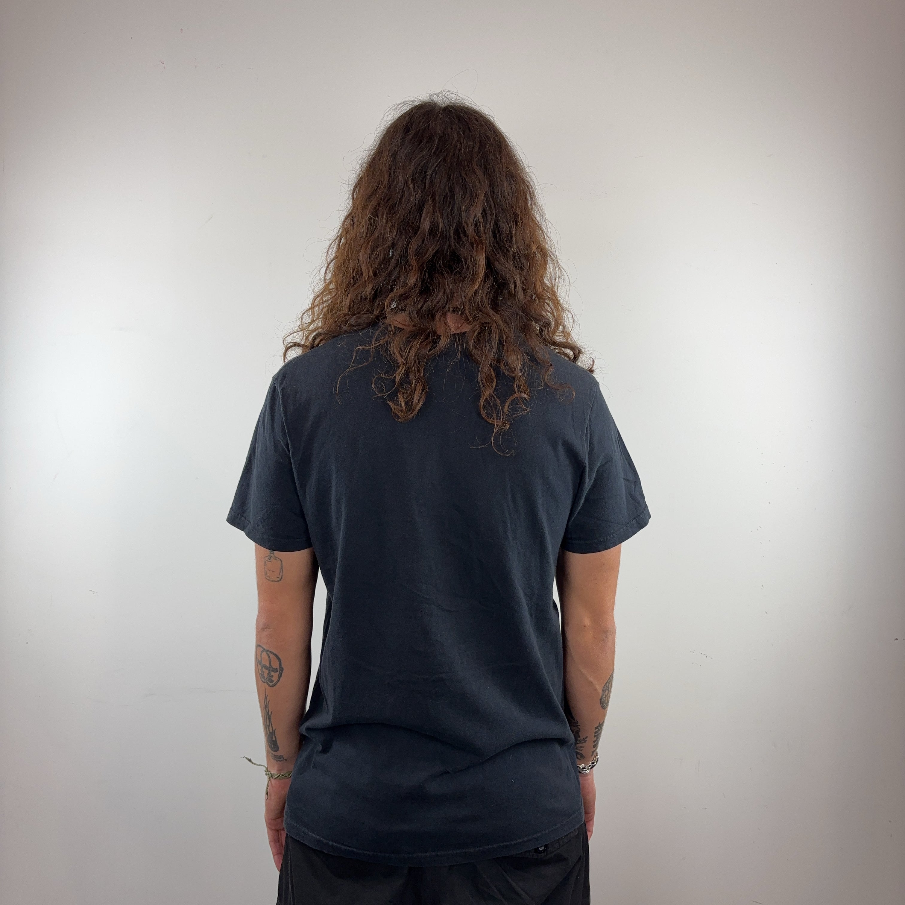 QUIKSILVER GRAPHIC TEE - MEDIUM