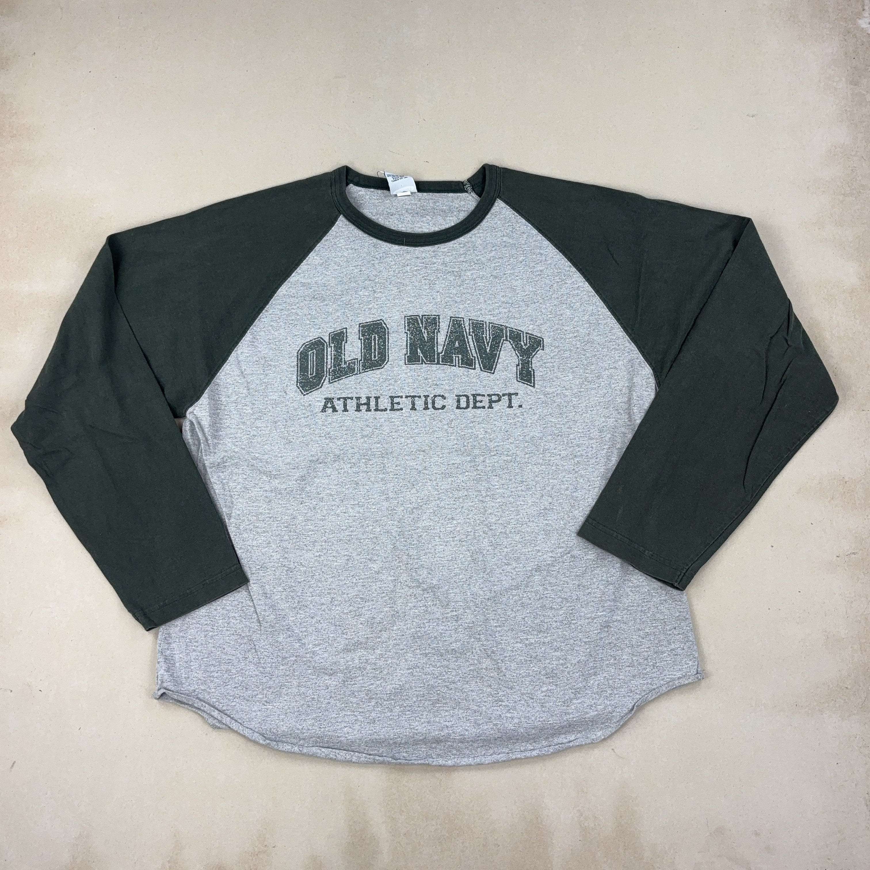 OLD NAVY LONG SLEEVE - LARGE