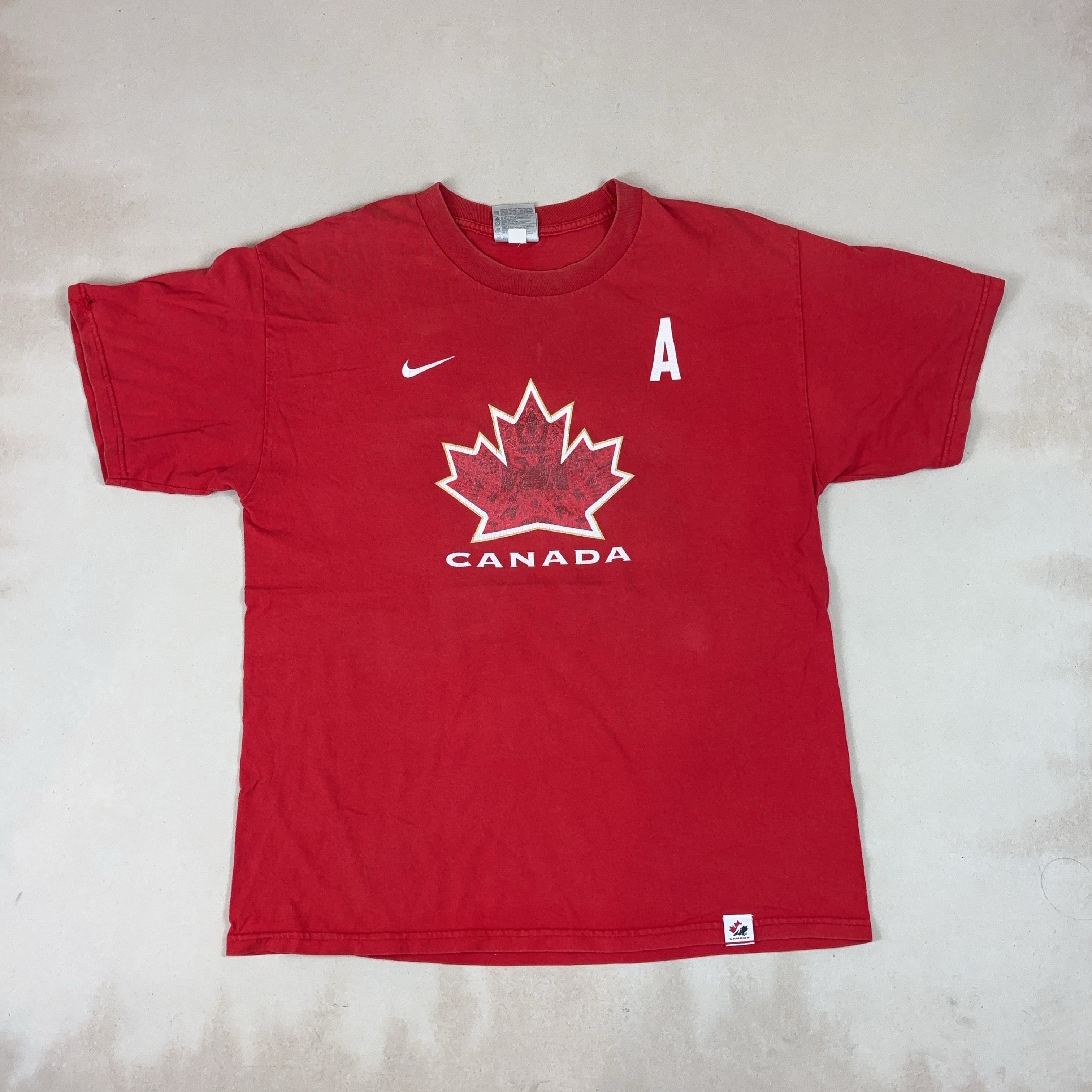 NIKE RED TEE - LARGE
