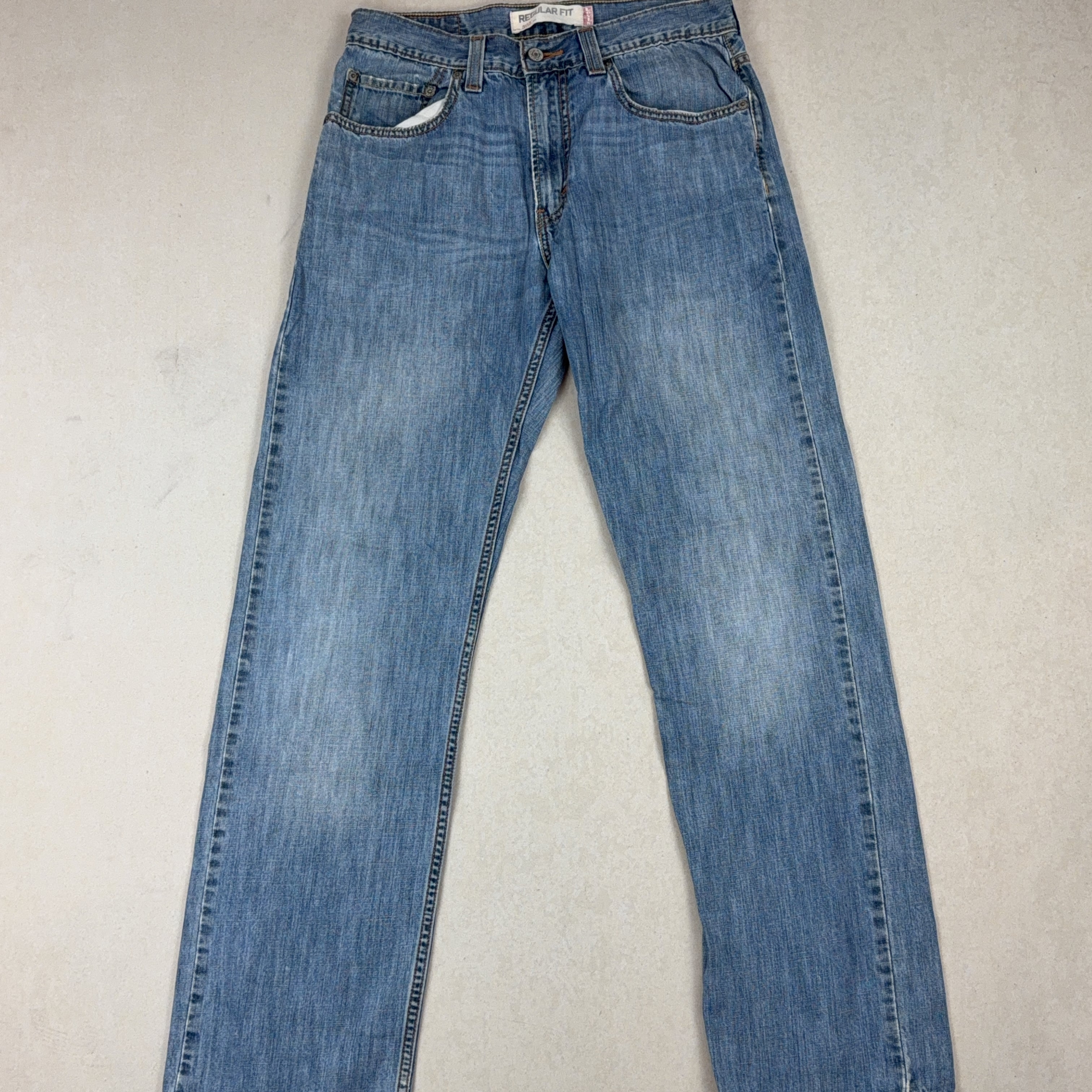 LEVI'S JEANS - MEDIUM