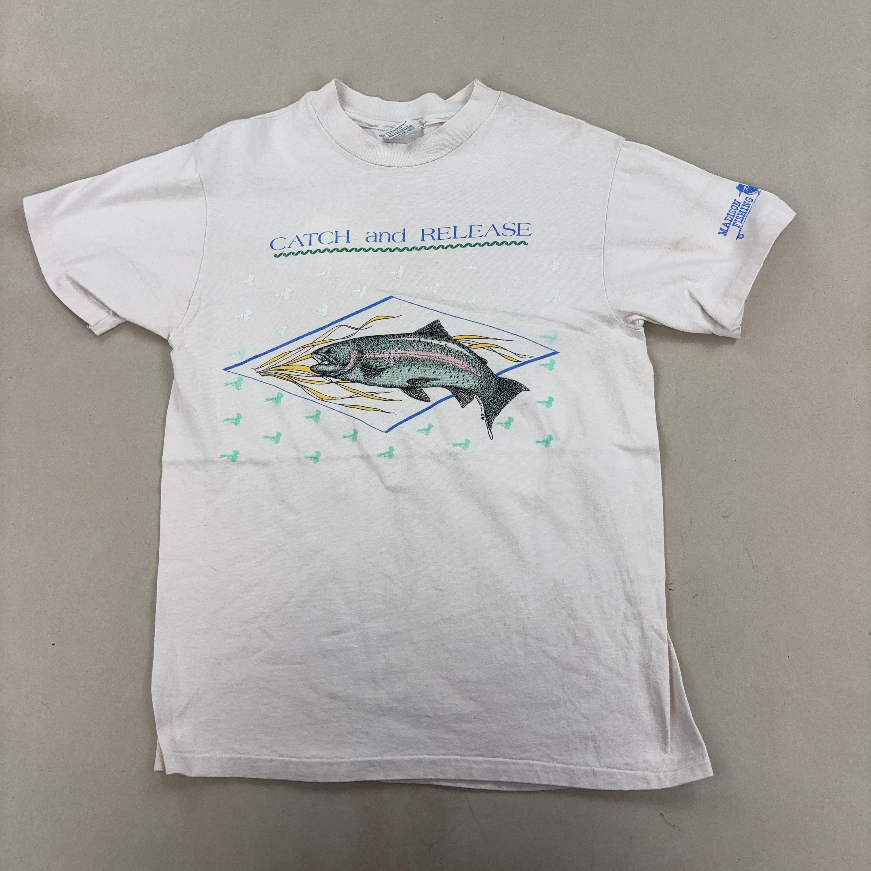 GRAPHIC WHITE TEE - SMALL