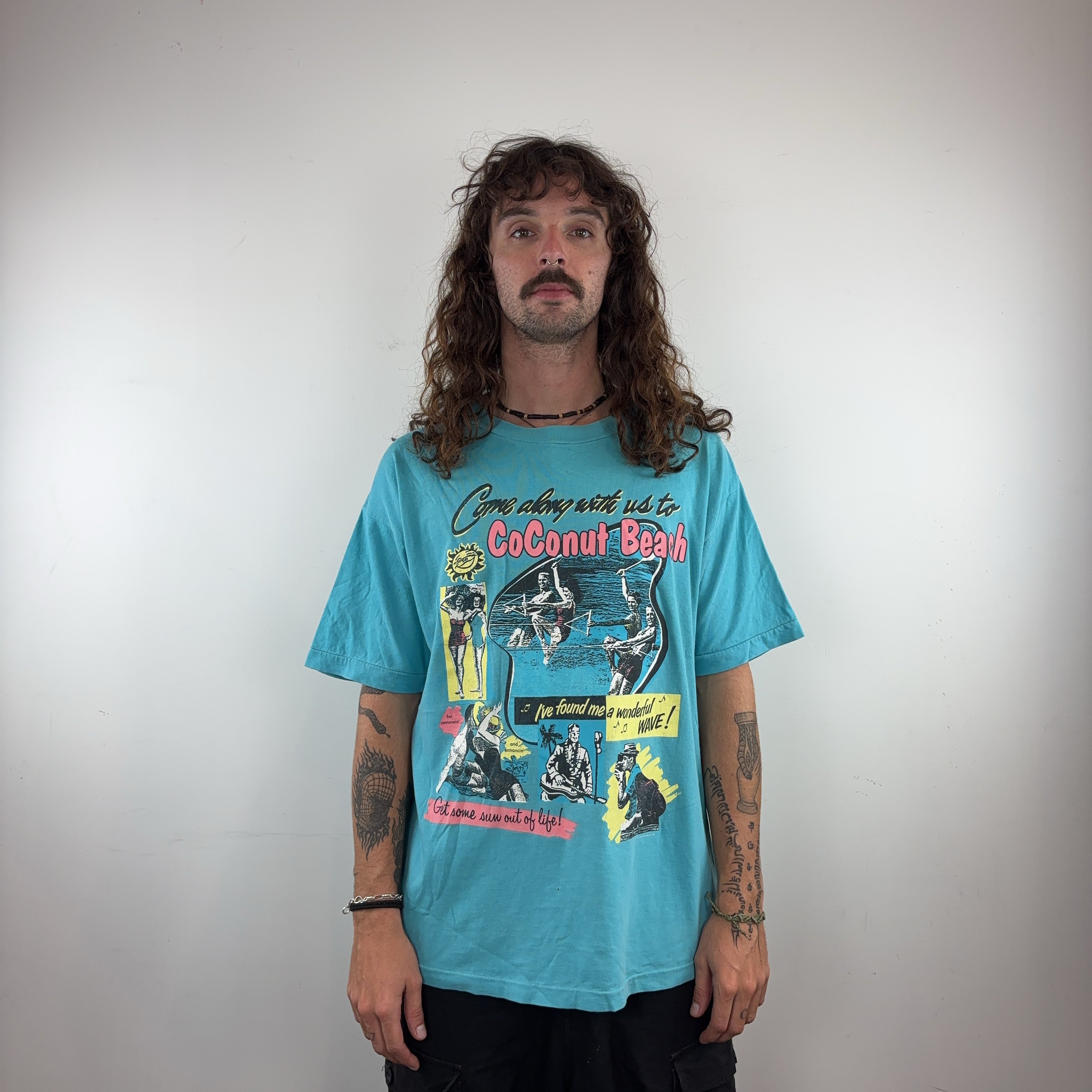 GRAPHIC SURF TEE - LARGE