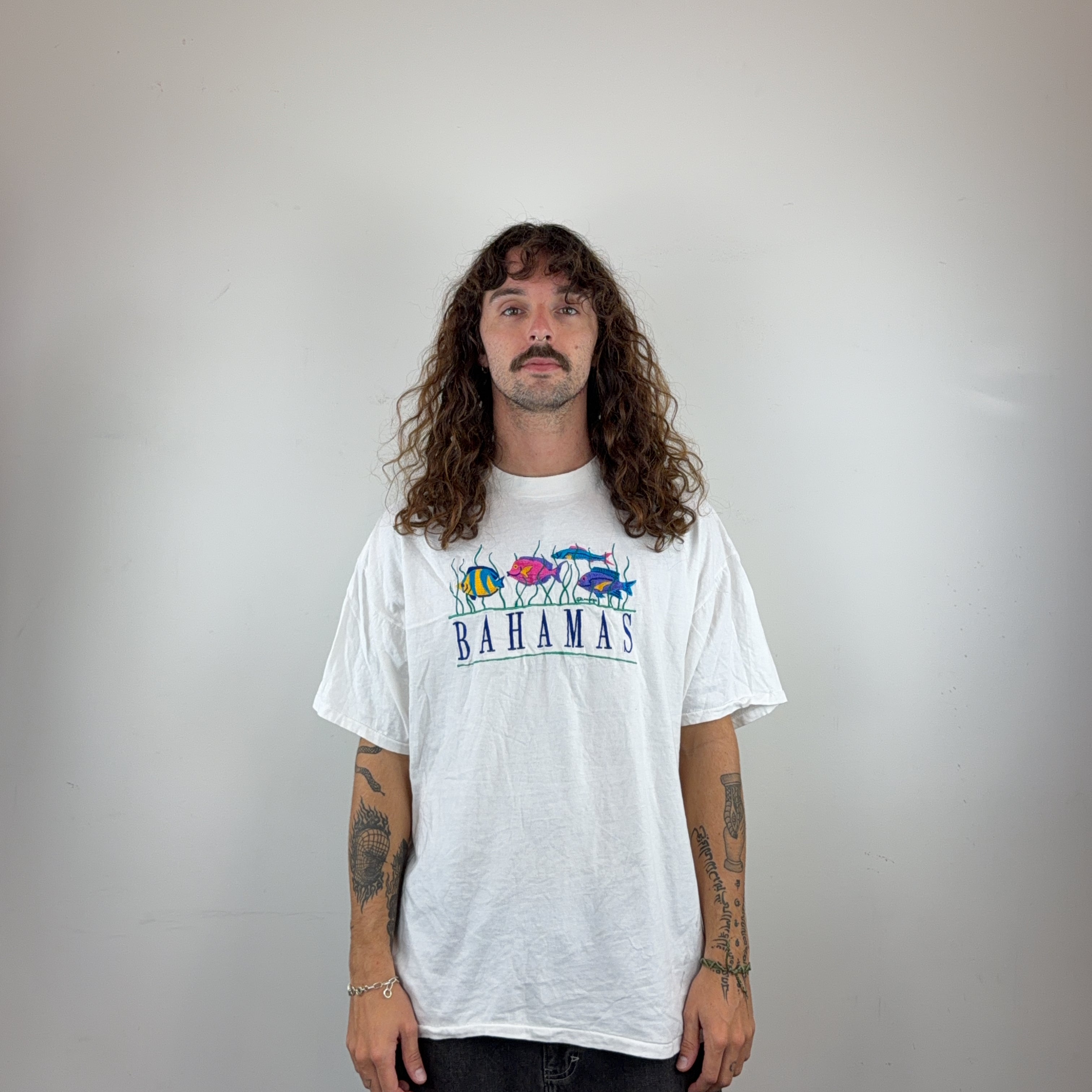 GRAPHIC WHITE 'BAHAMAS' TEE - LARGE