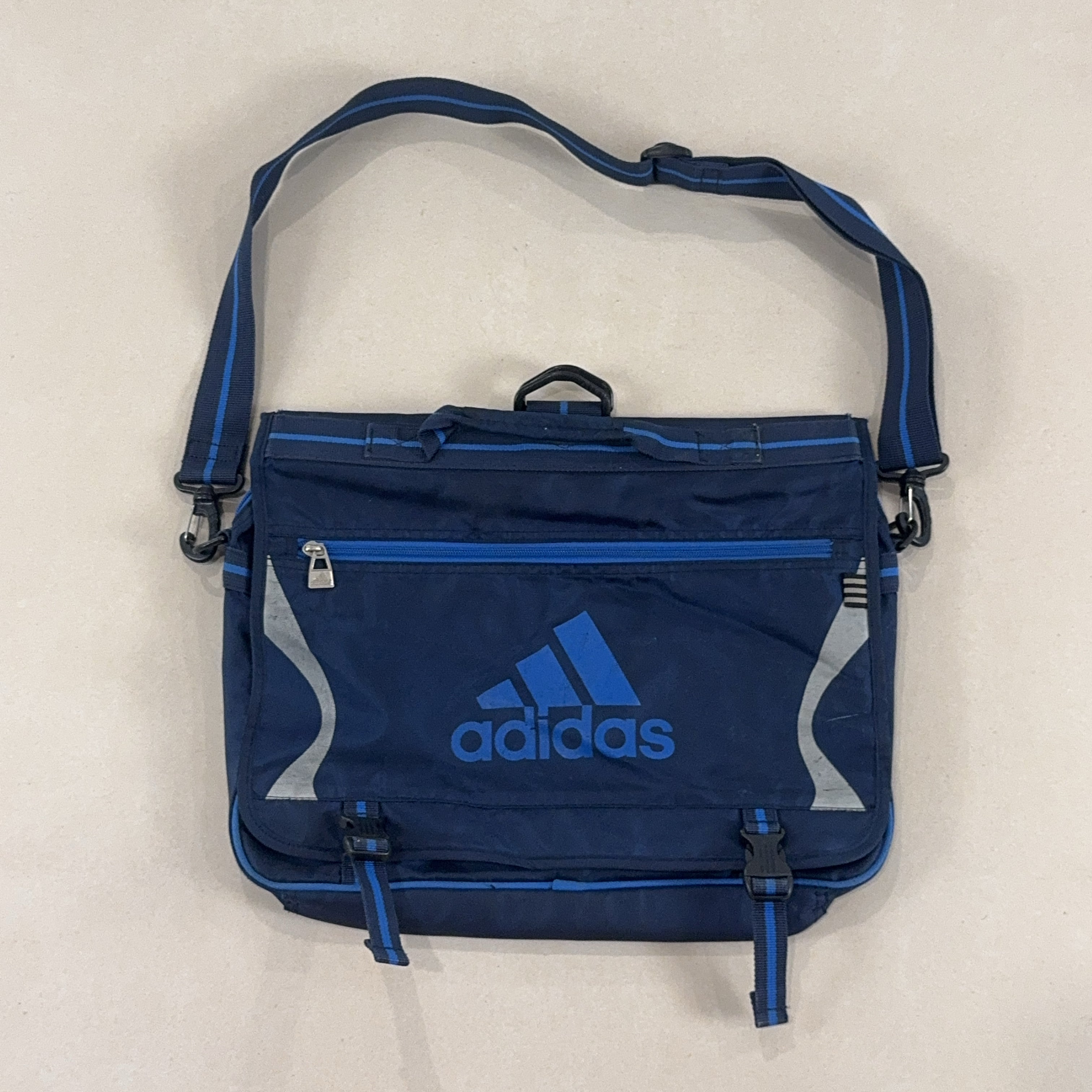 ADIDAS BAG - MEDIUM