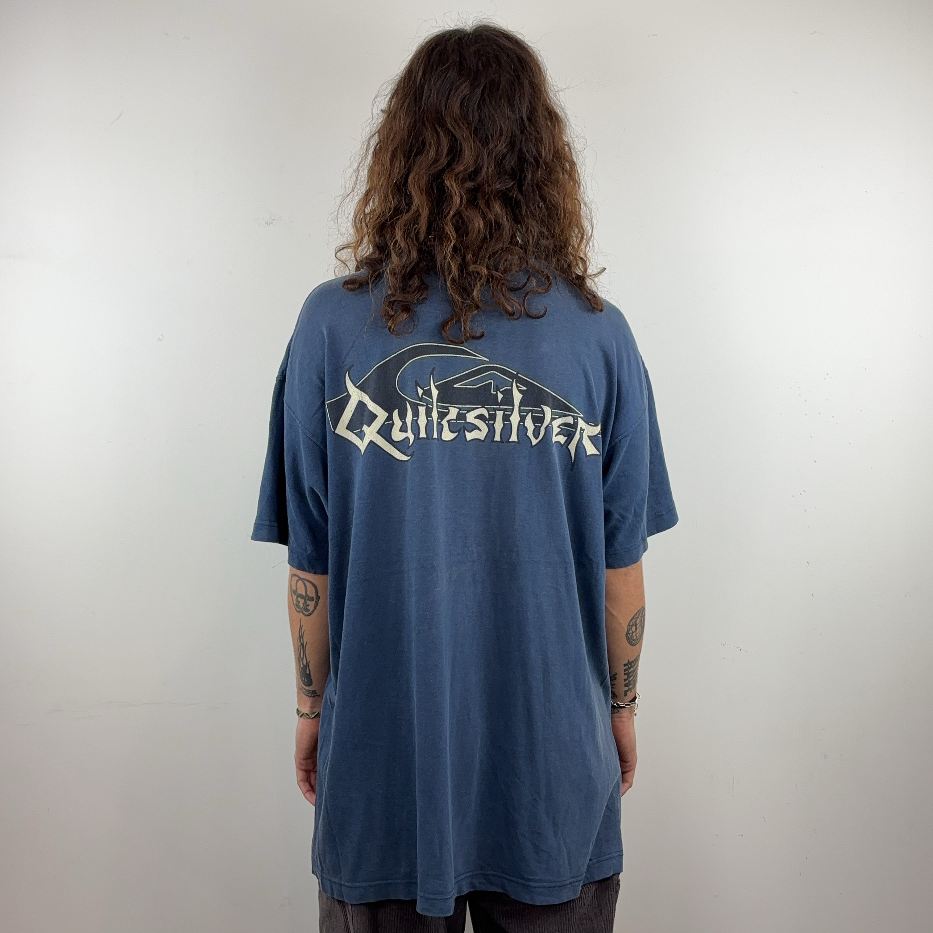 QUIKSILVER TEE - X LARGE