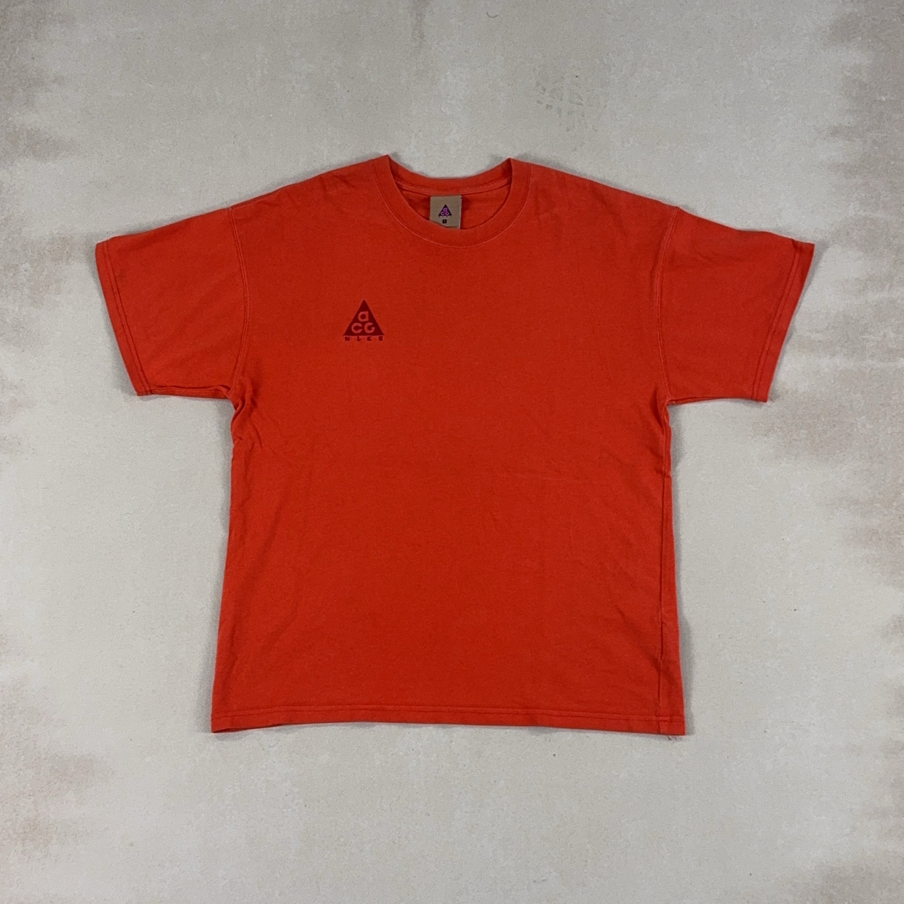 NIKE TEE - MEDIUM