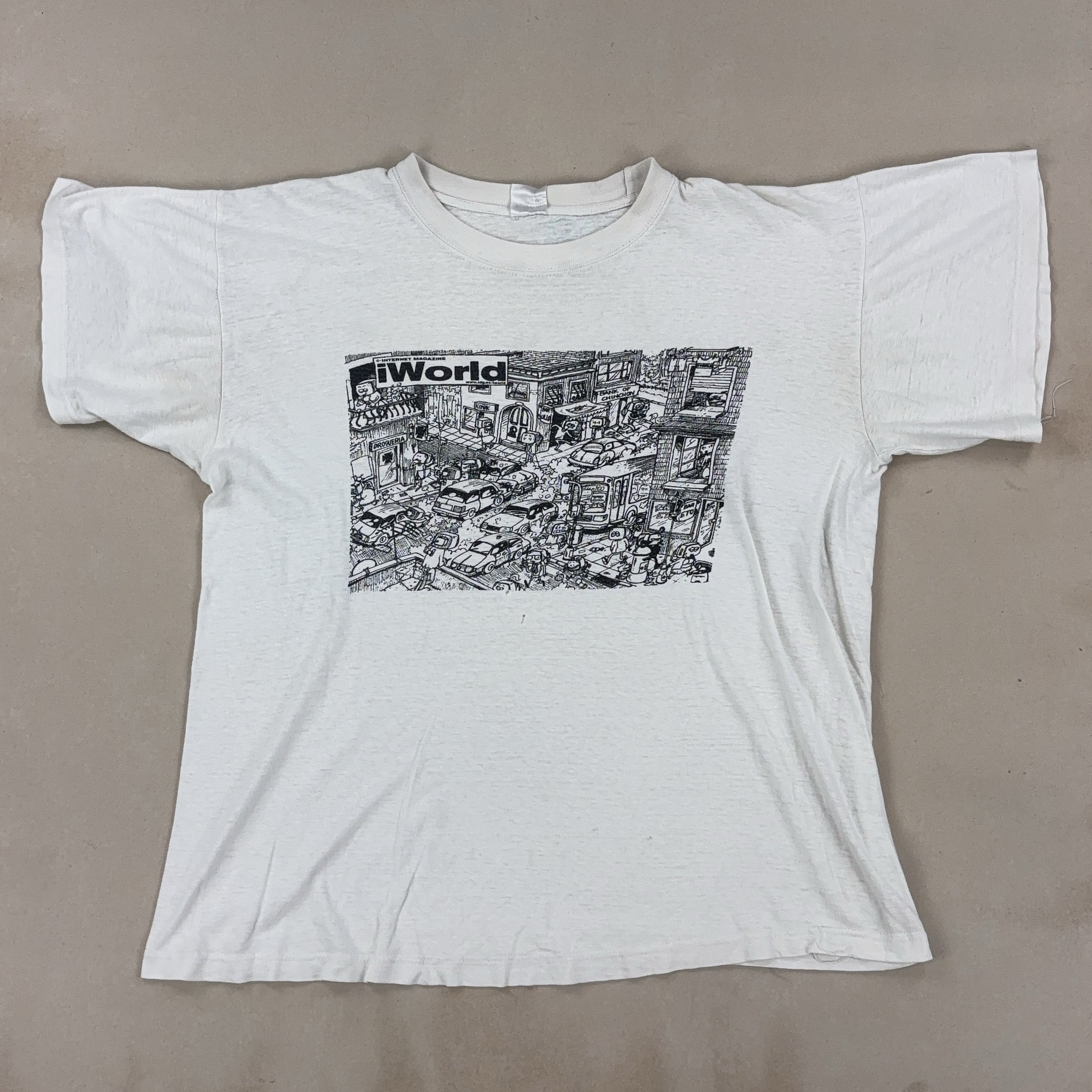 GRAPHIC TEE - LARGE