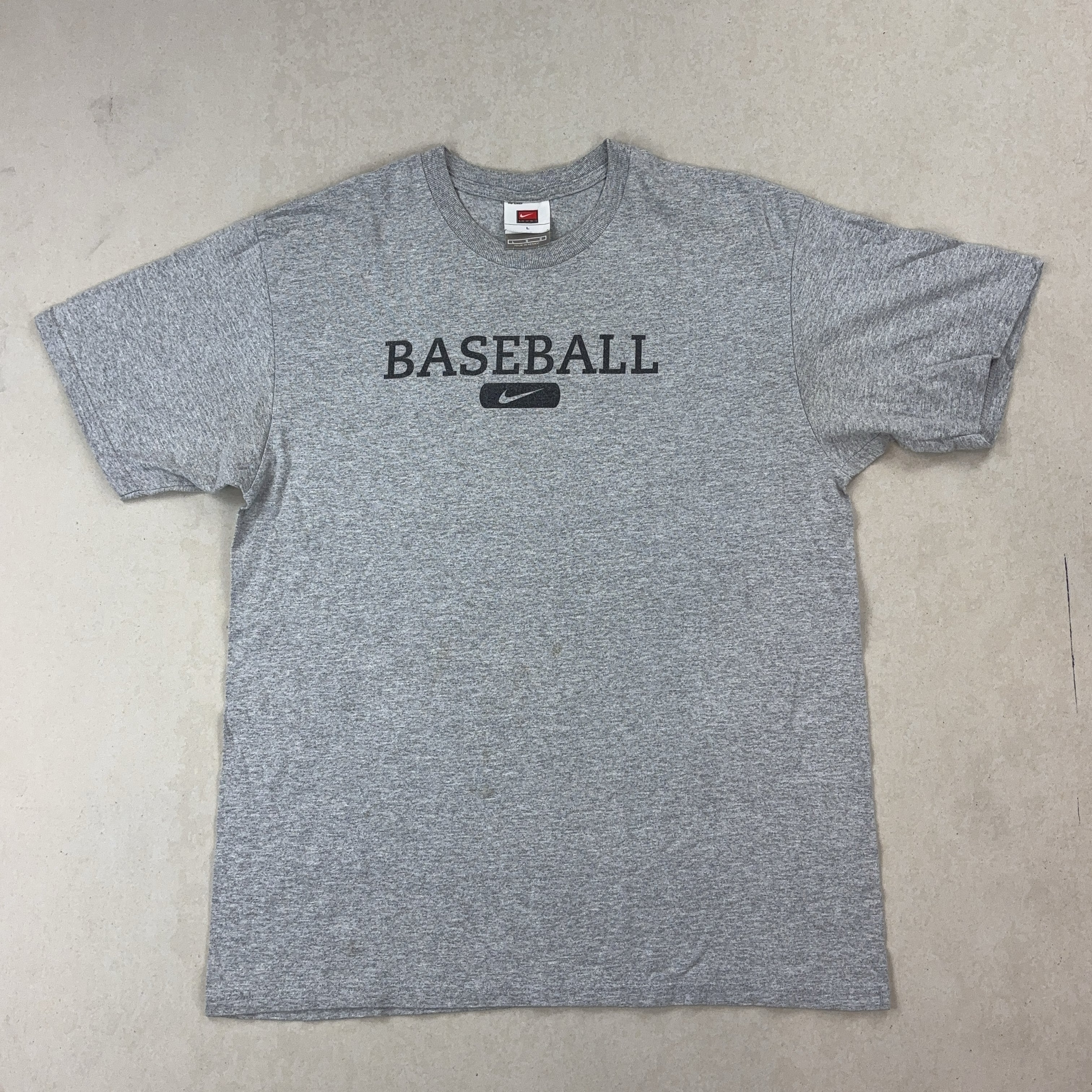 NIKE TEE - LARGE