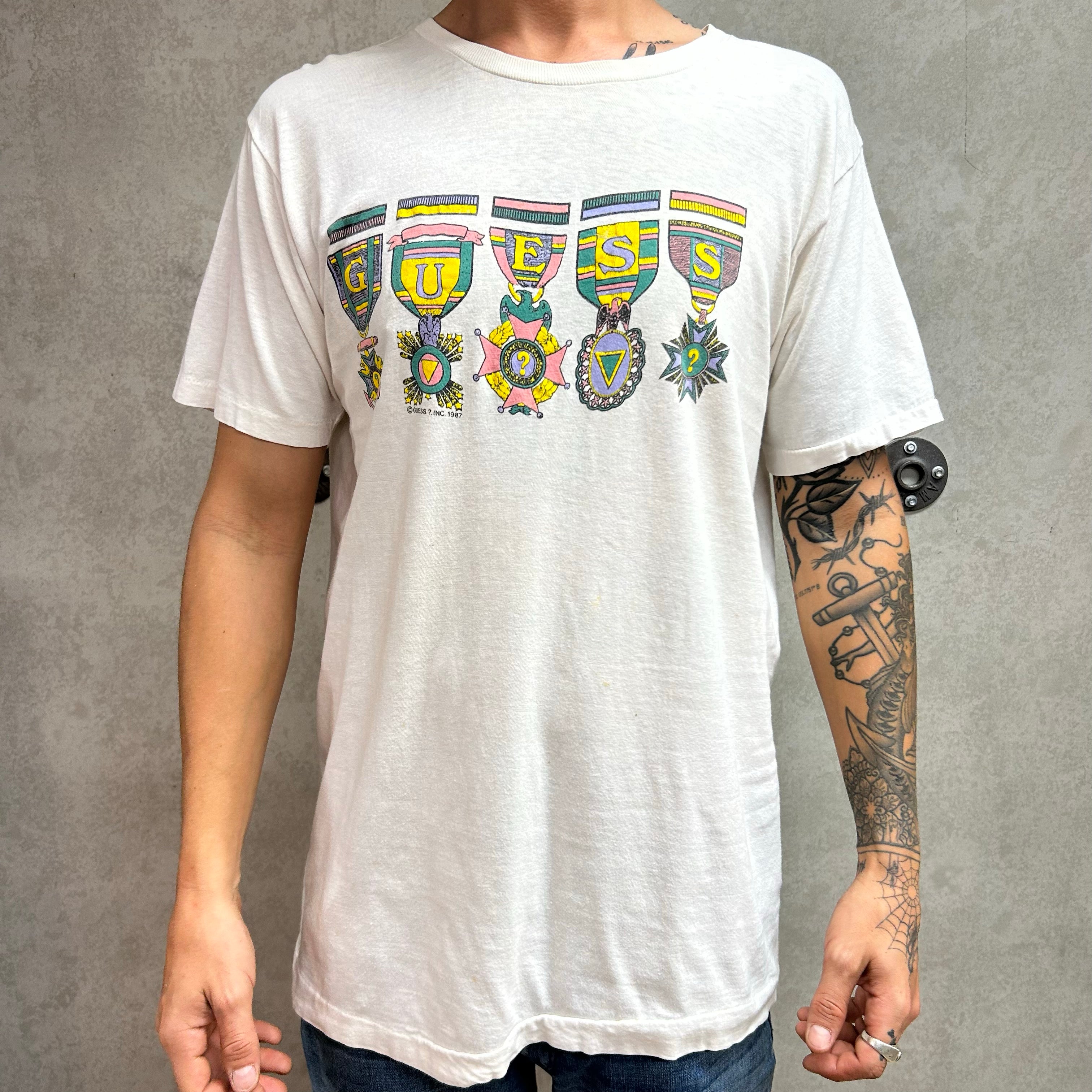 GUESS TEE - LARGE