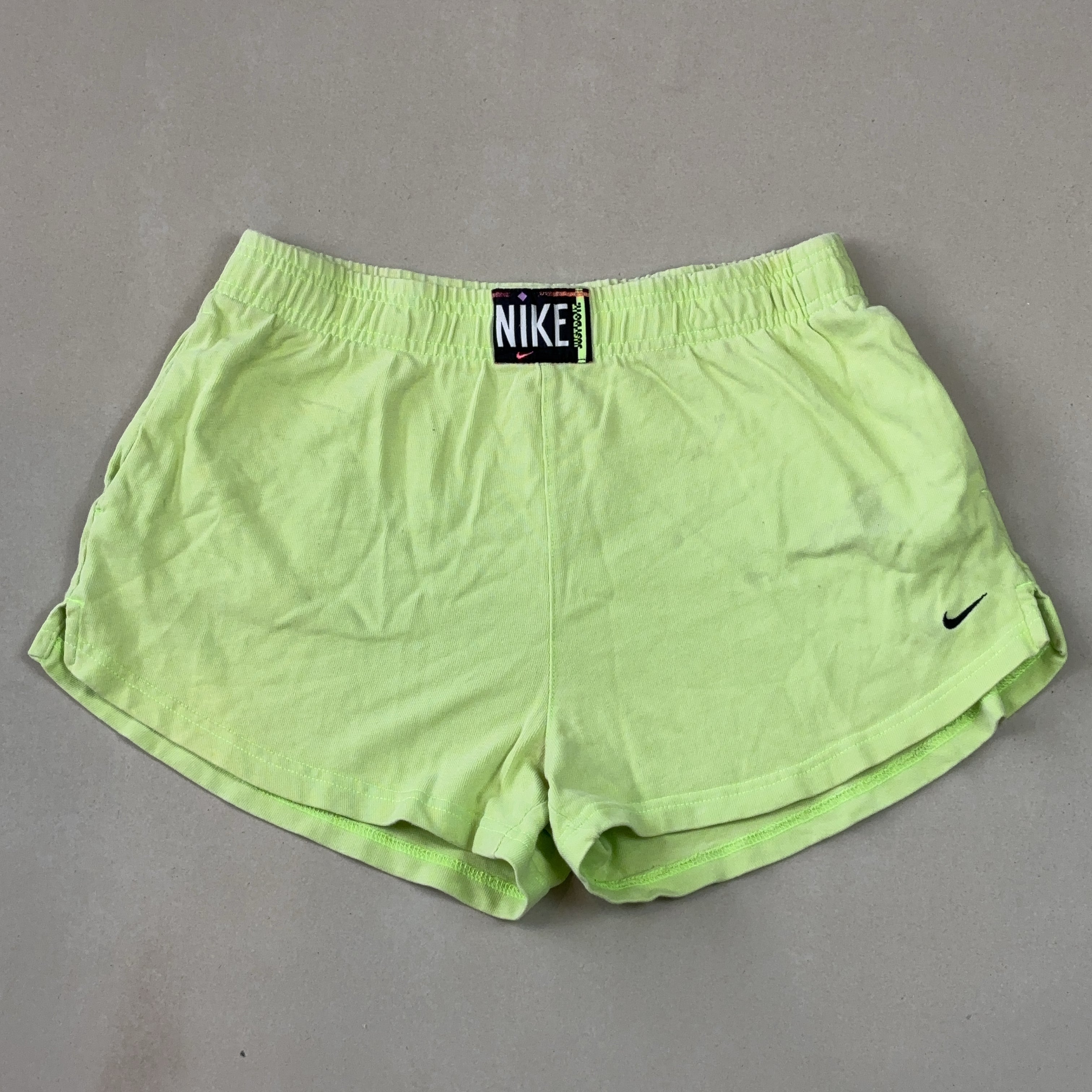 NIKE SHORTS - SMALL