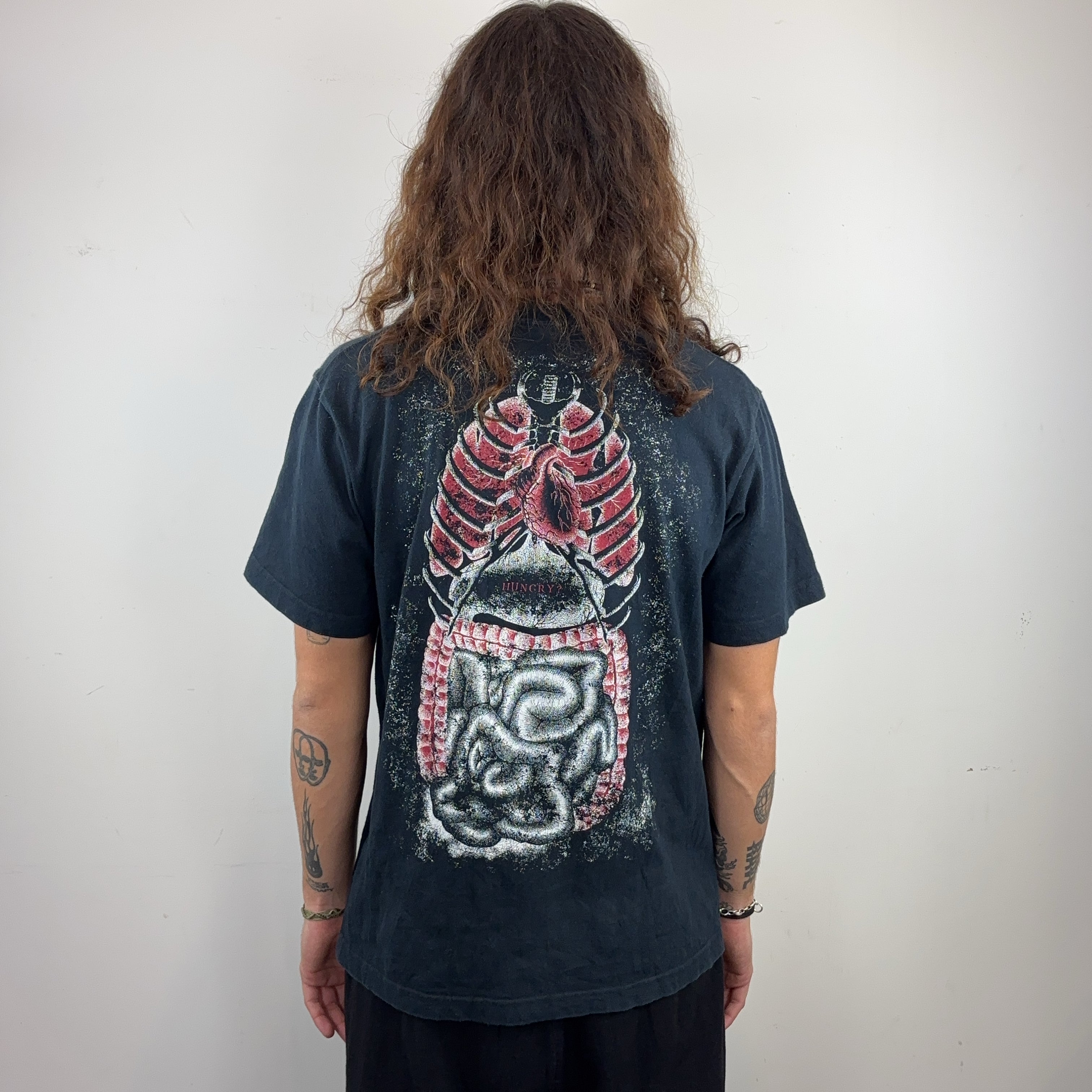 GRAPHIC BLACK TEE - MEDIUM