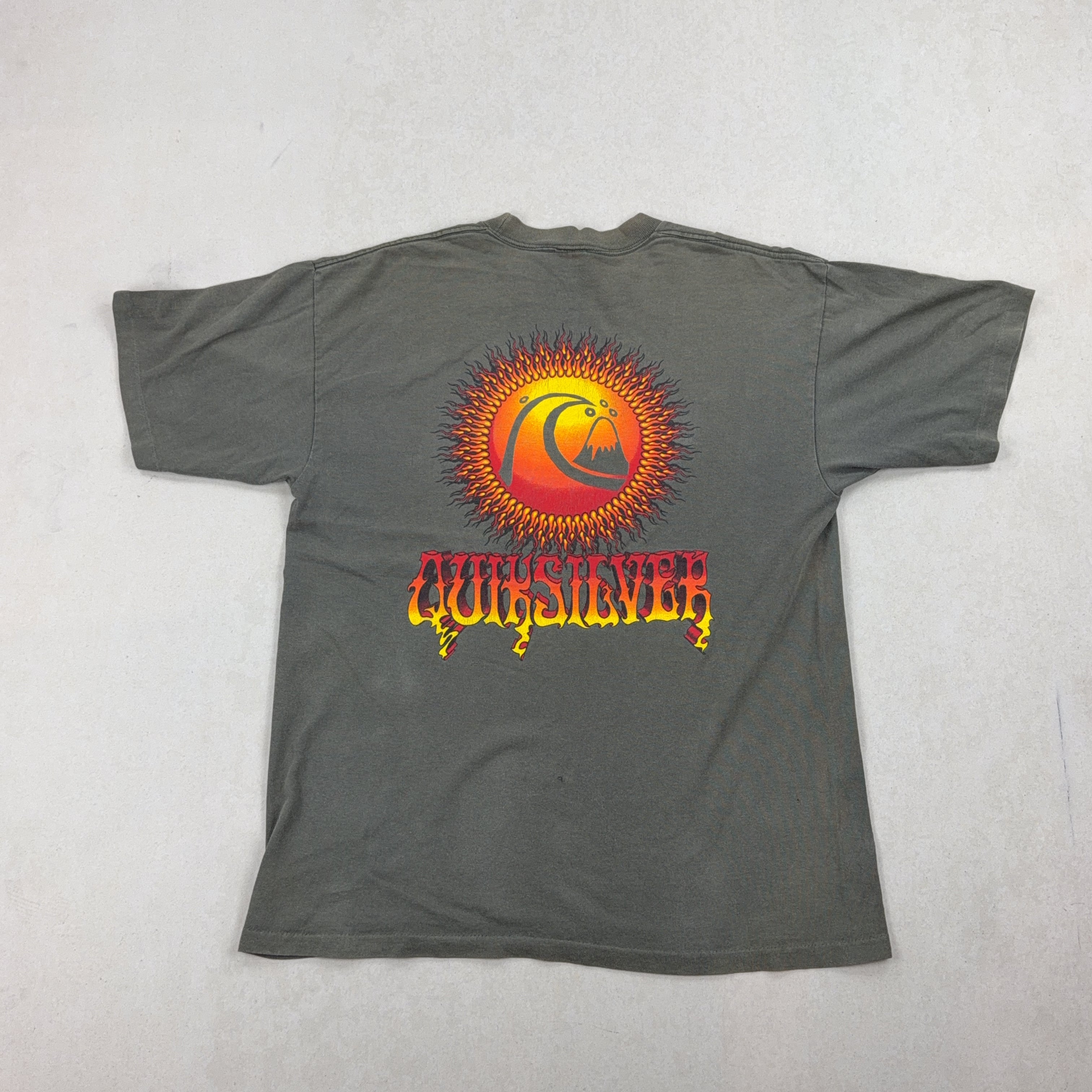QUIKSILVER TEE - LARGE