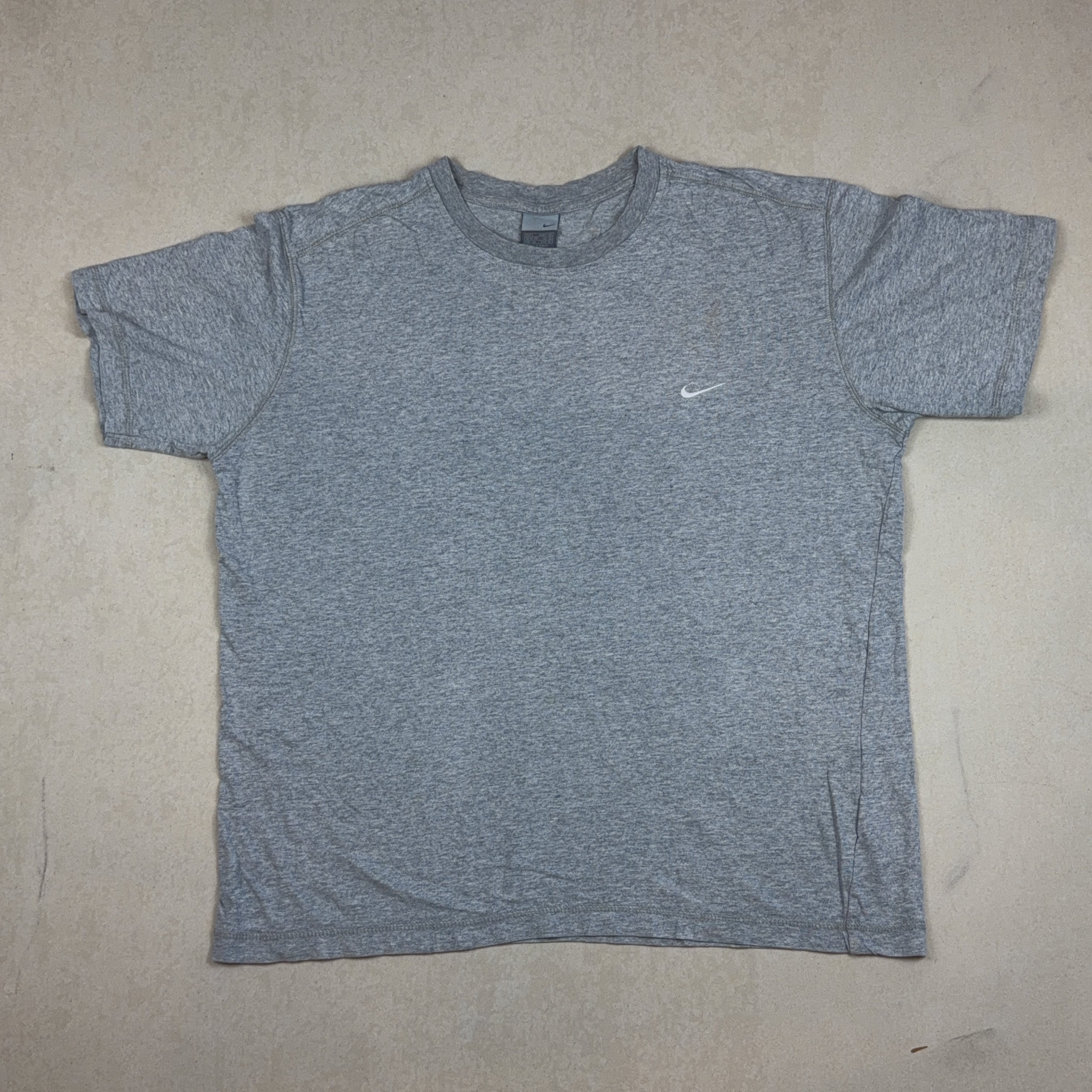 NIKE GREY TEE - LARGE
