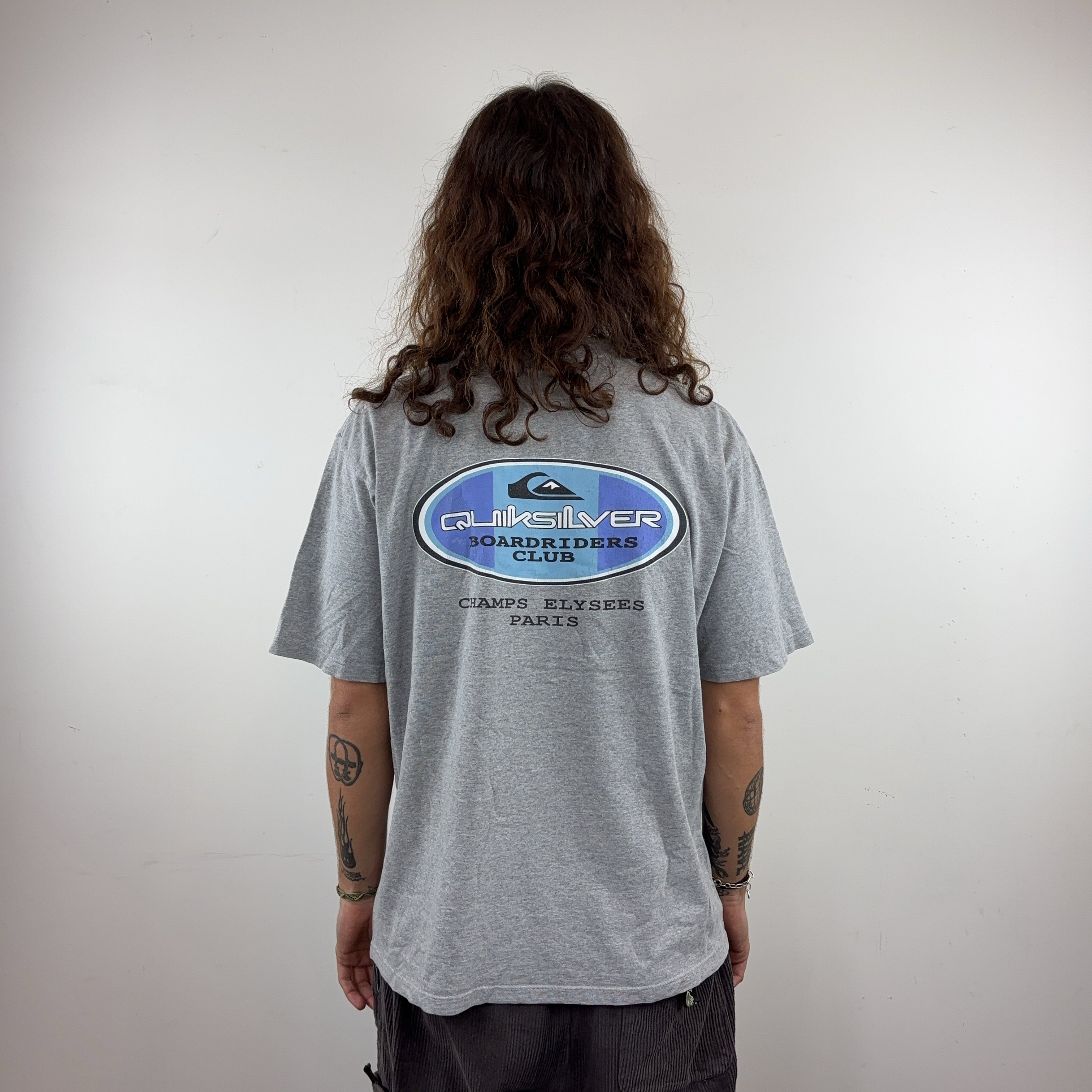 QUIKSILVER TEE - MEDIUM