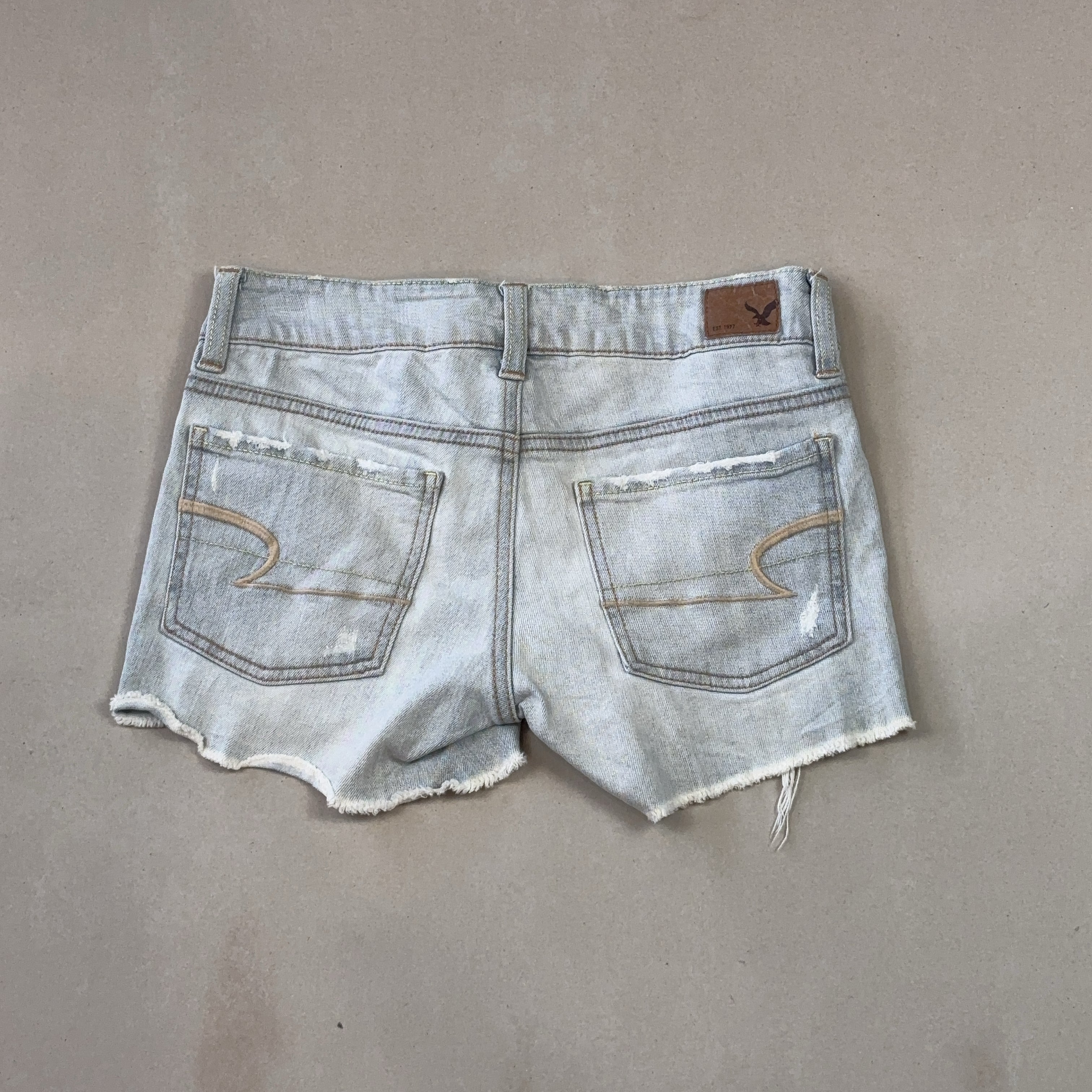 AMERICAN EAGLE OUTFITTERS SHORTS - SMALL