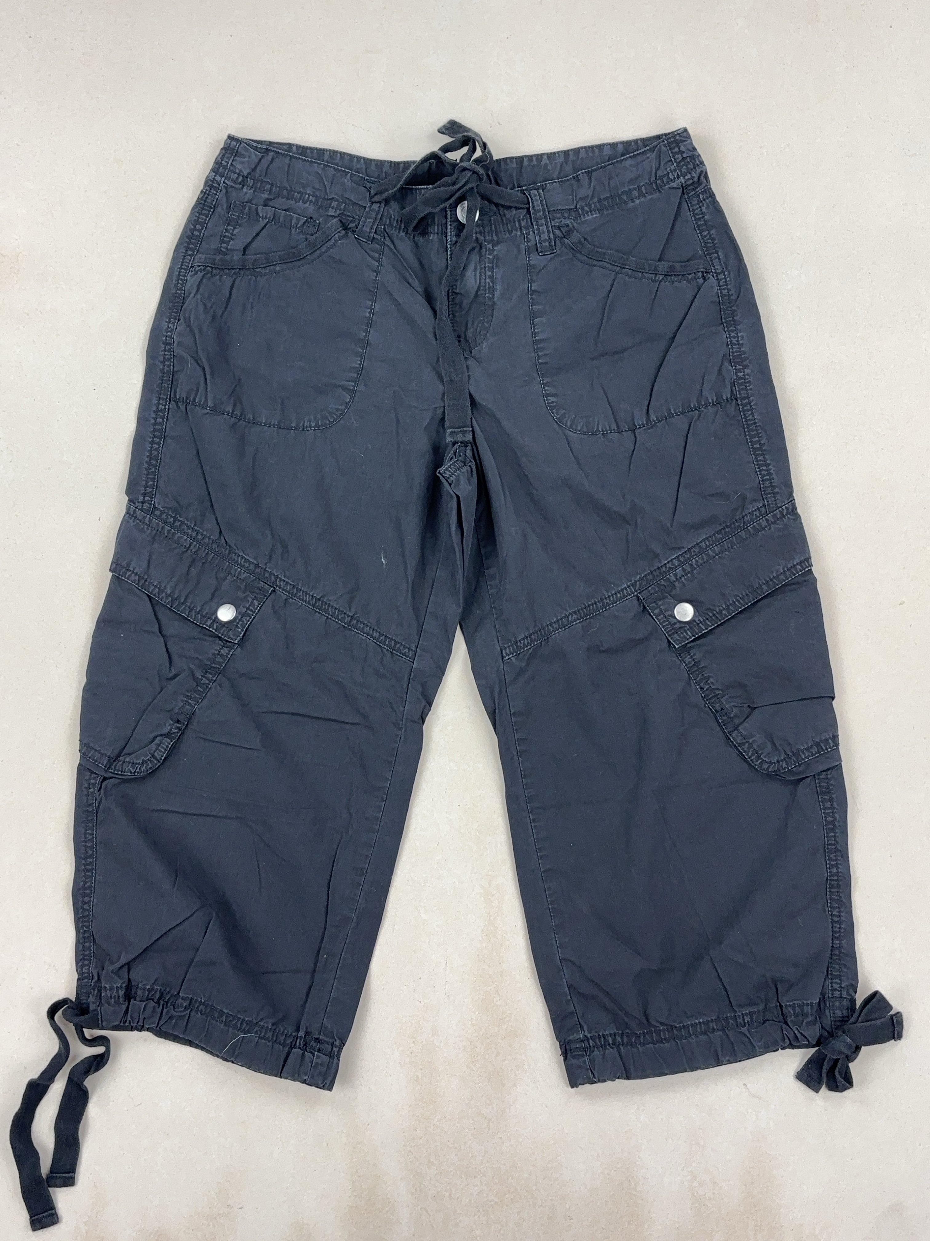 BLACK CAPRIS - LARGE