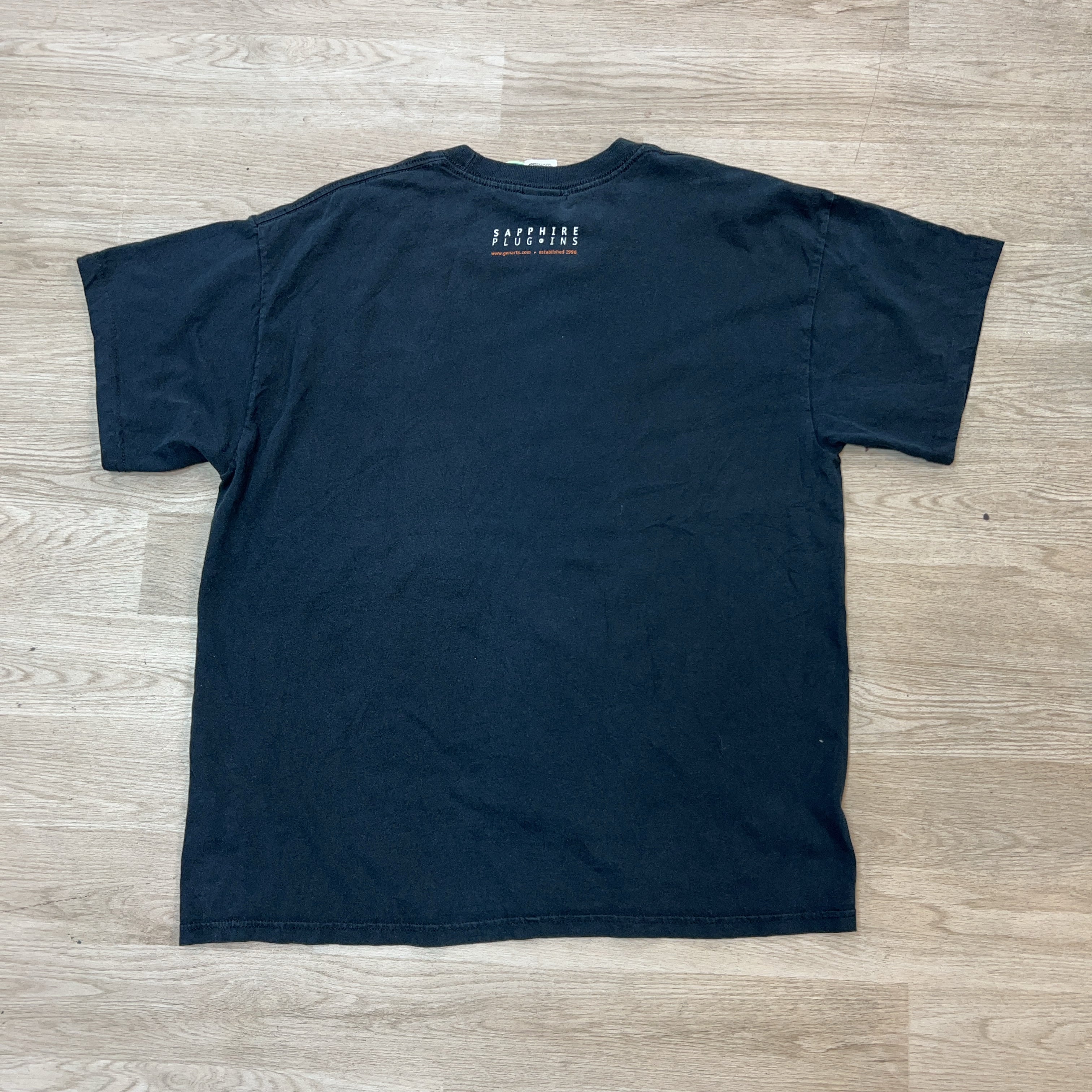 SAPPHIRE PLUGINS TEE - LARGE