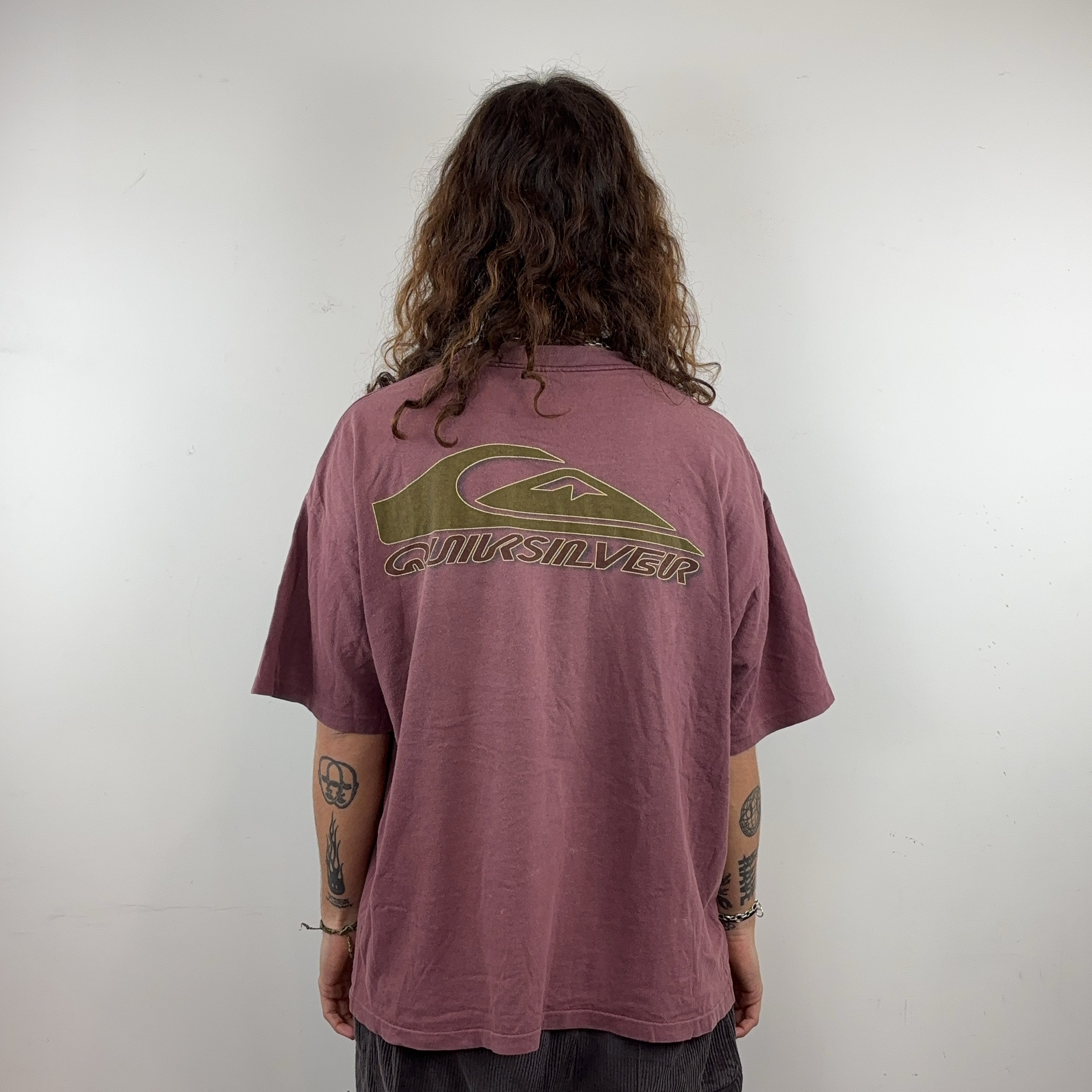 QUIKSILVER TEE - X LARGE